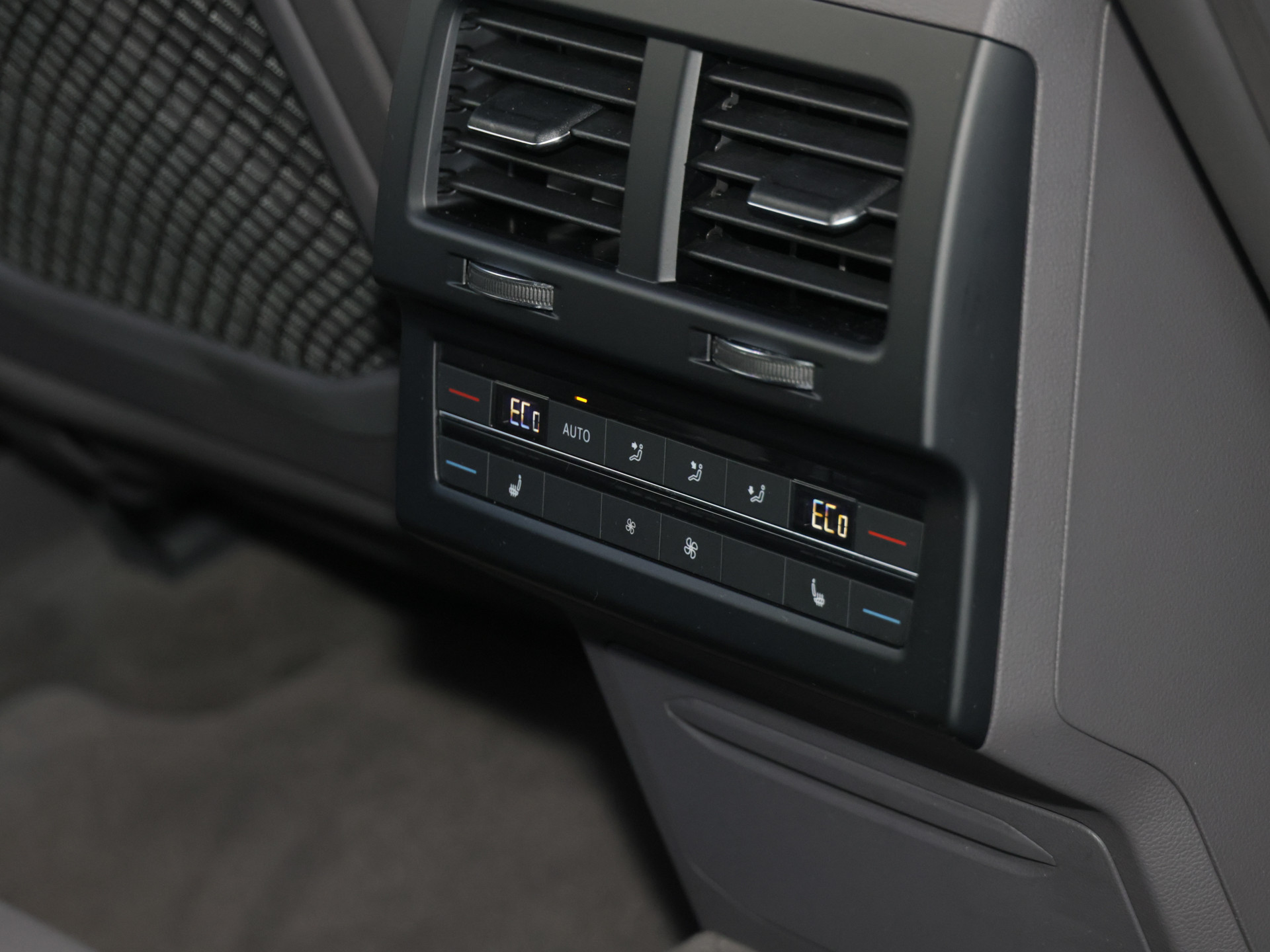 Touareg 3.0TDI Atmosphere +LEDER+ERGO+ACC+