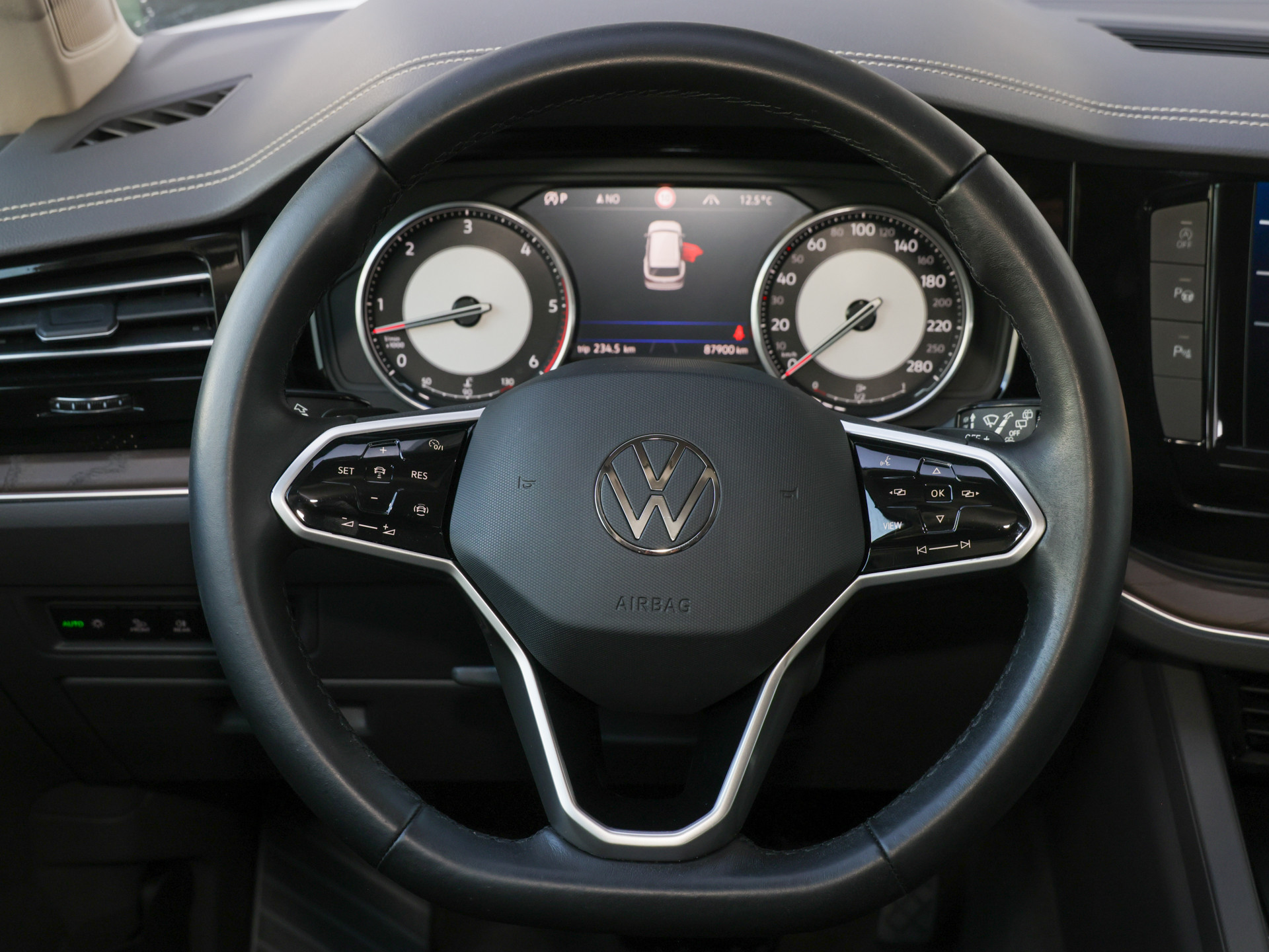 Touareg 3.0TDI Atmosphere +LEDER+ERGO+ACC+