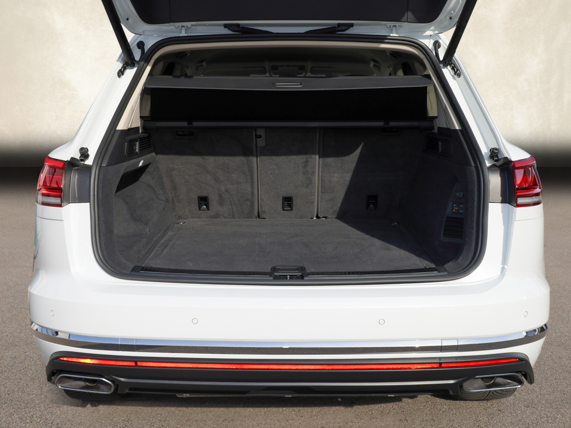 Touareg 3.0TDI Atmosphere +LEDER+ERGO+ACC+