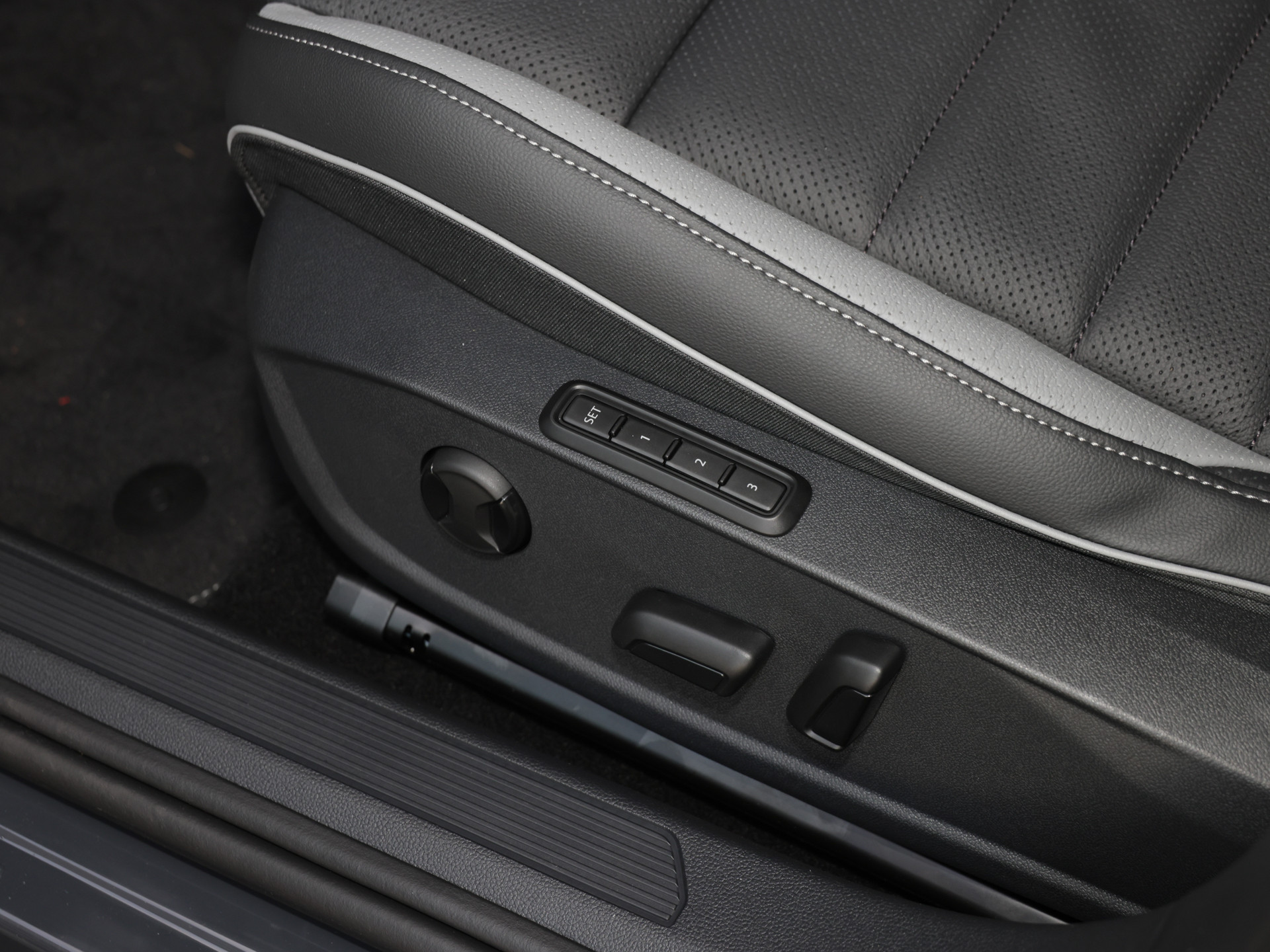 Golf GTE 1.5 eHybrid +LEDER+IQ.LIGHT+ACC+