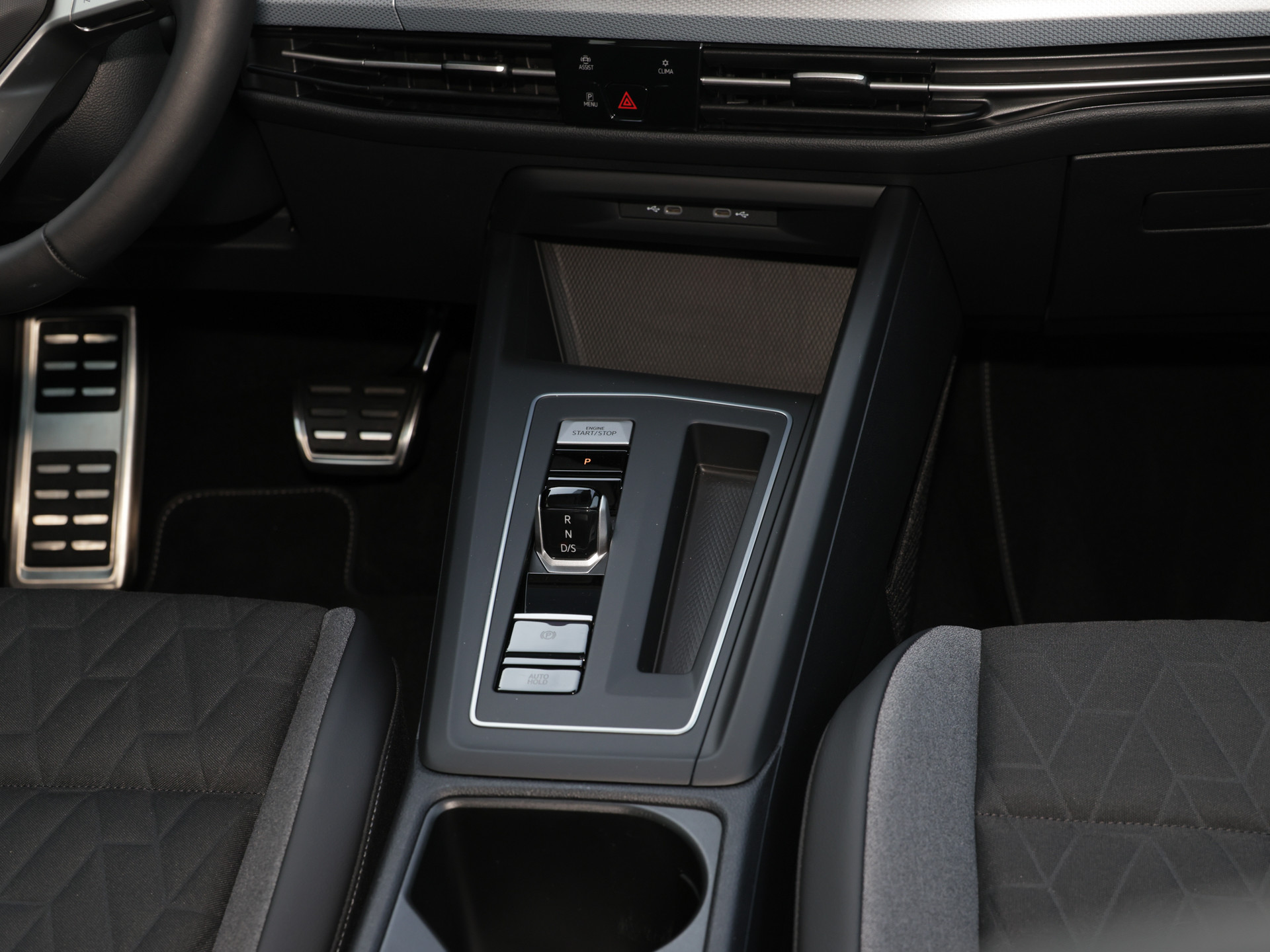 Golf VIII 2.0TDI DSG GOAL +AHK+PANO+4SEASON+