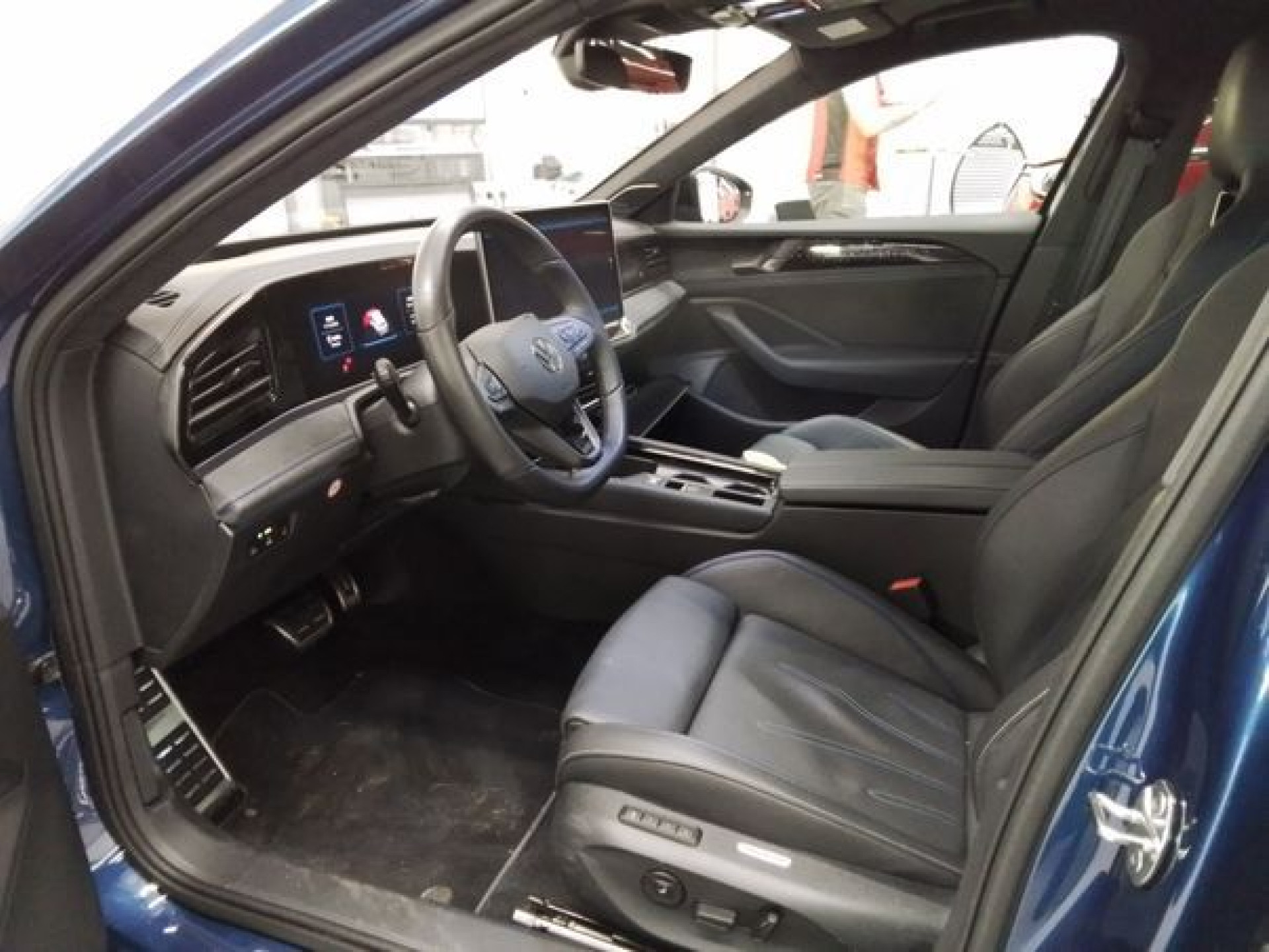 Passat 1.5TSI eHybrid R-LINE +LEDER+AHK+