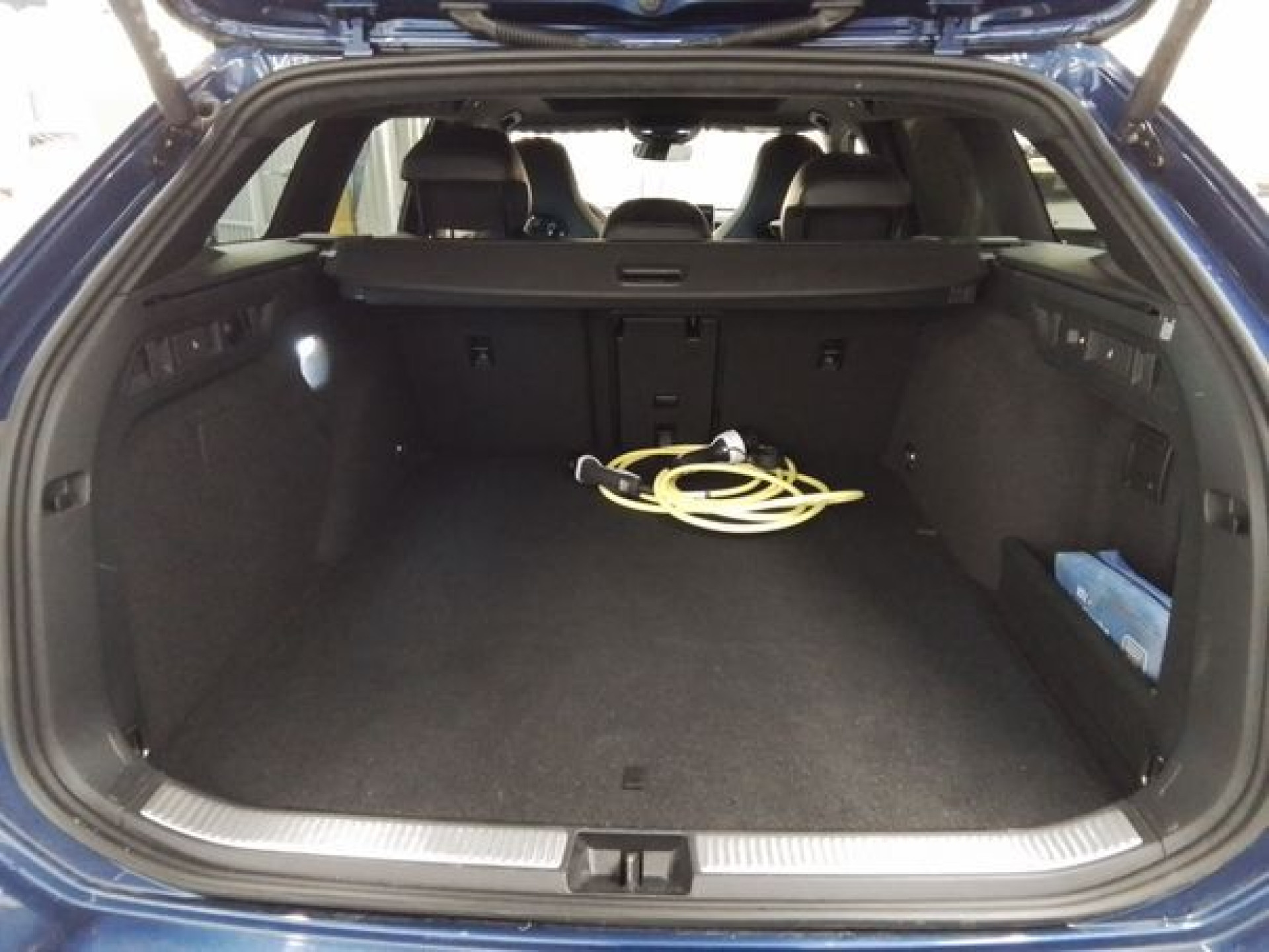 Passat 1.5TSI eHybrid R-LINE +LEDER+AHK+