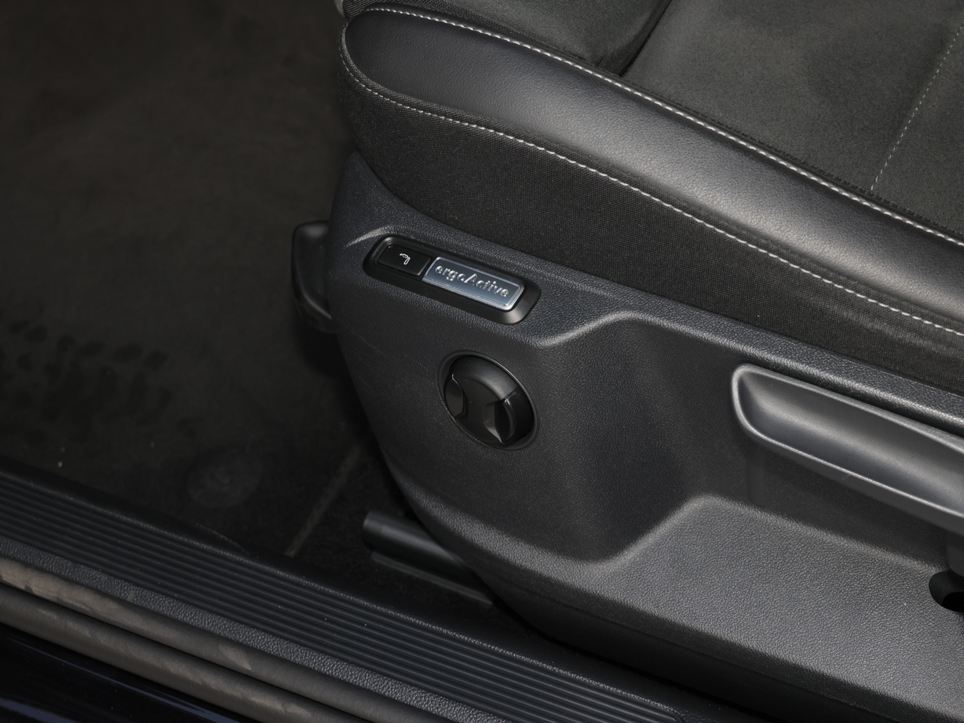 T-Roc 2.0TDI DSG Style +AHK+REAR-CAM+