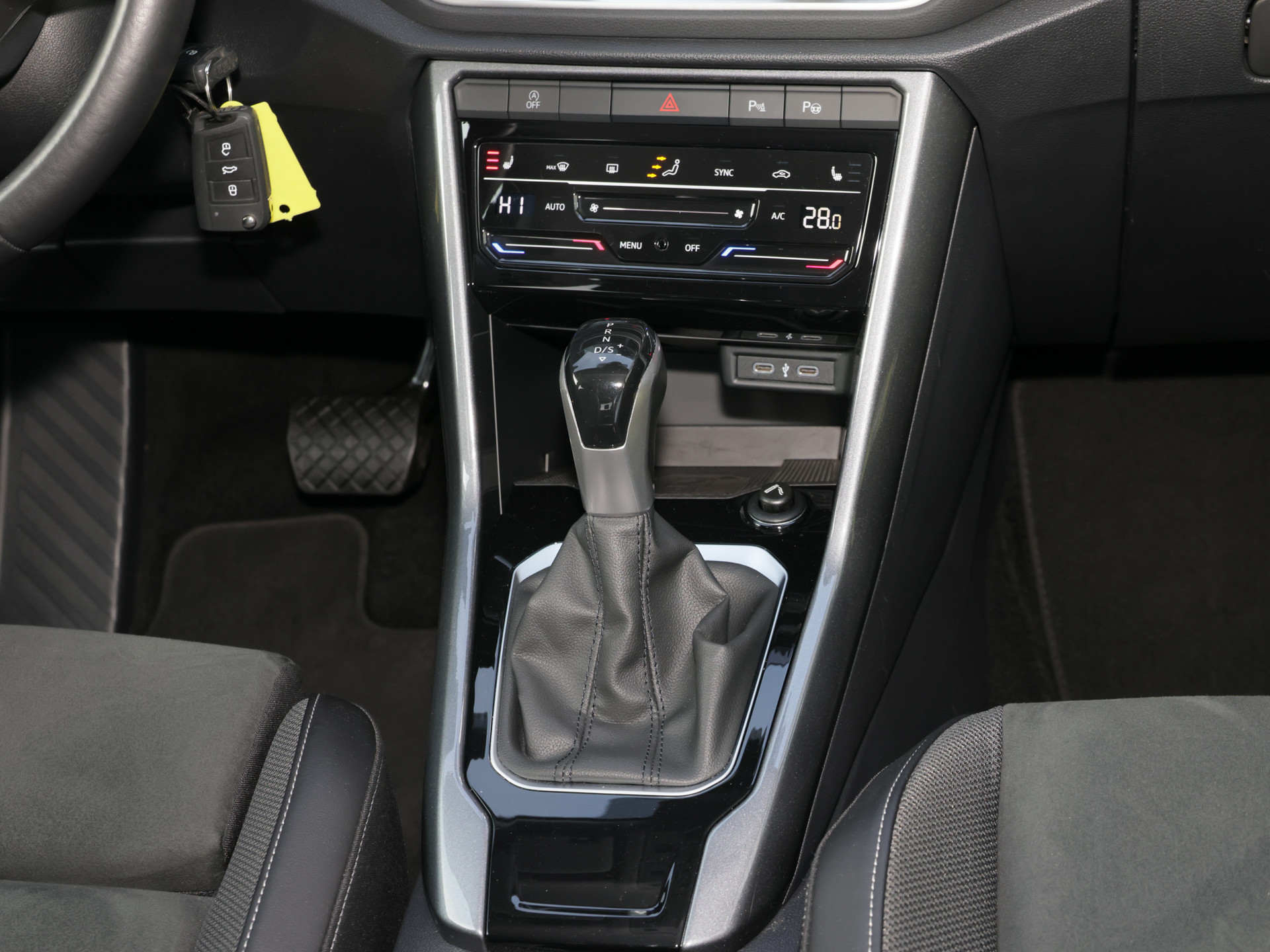 T-Roc 2.0TDI DSG Style +AHK+REAR-CAM+