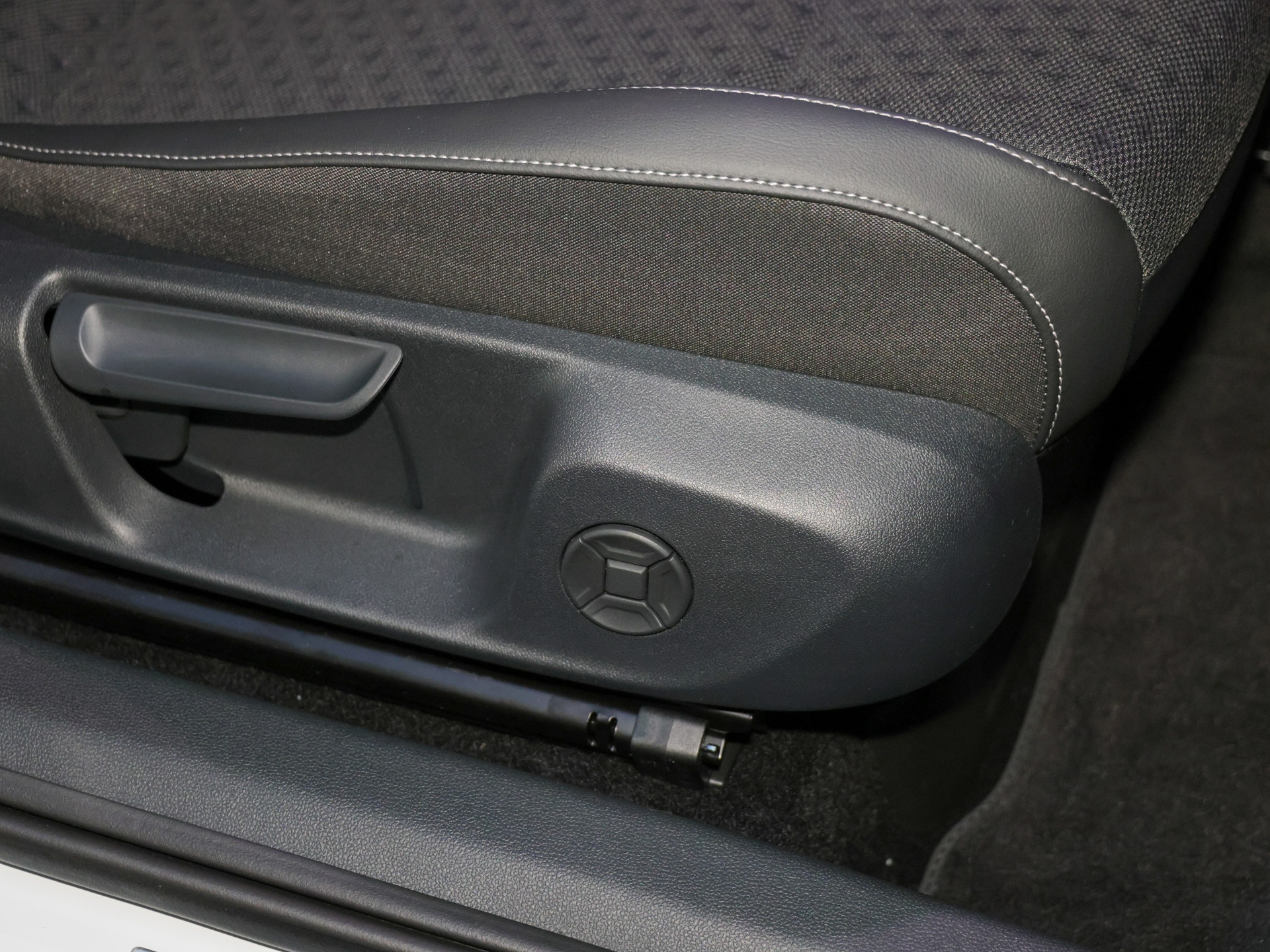 T-Roc 1.5eTSI R-Line +4SEASON+