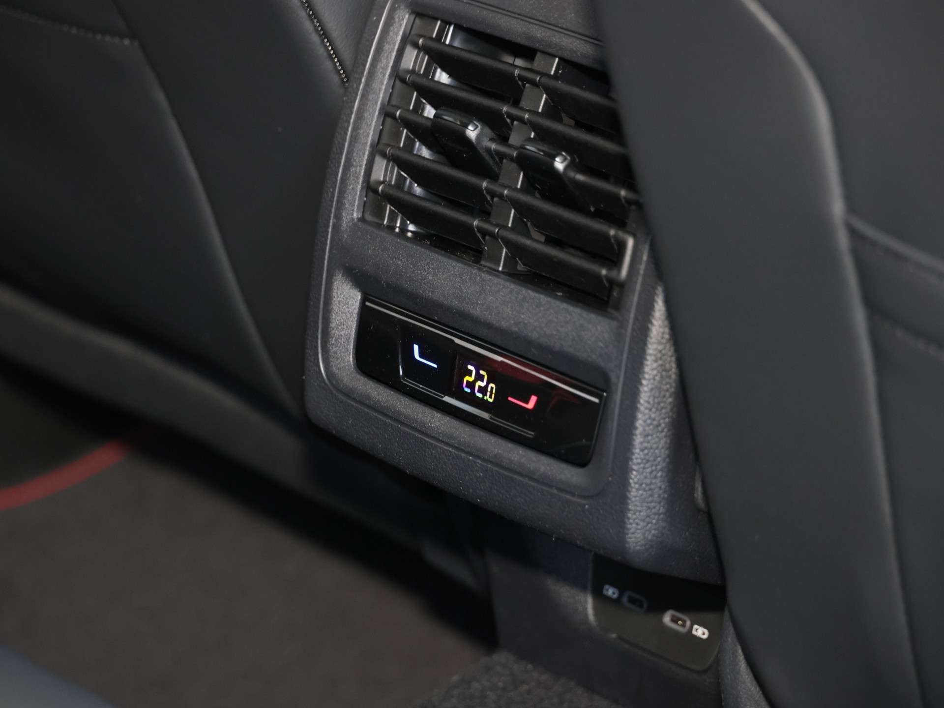 Golf GTI EDITION 50 2.0TSI +HUD+ACC+MATRIX+