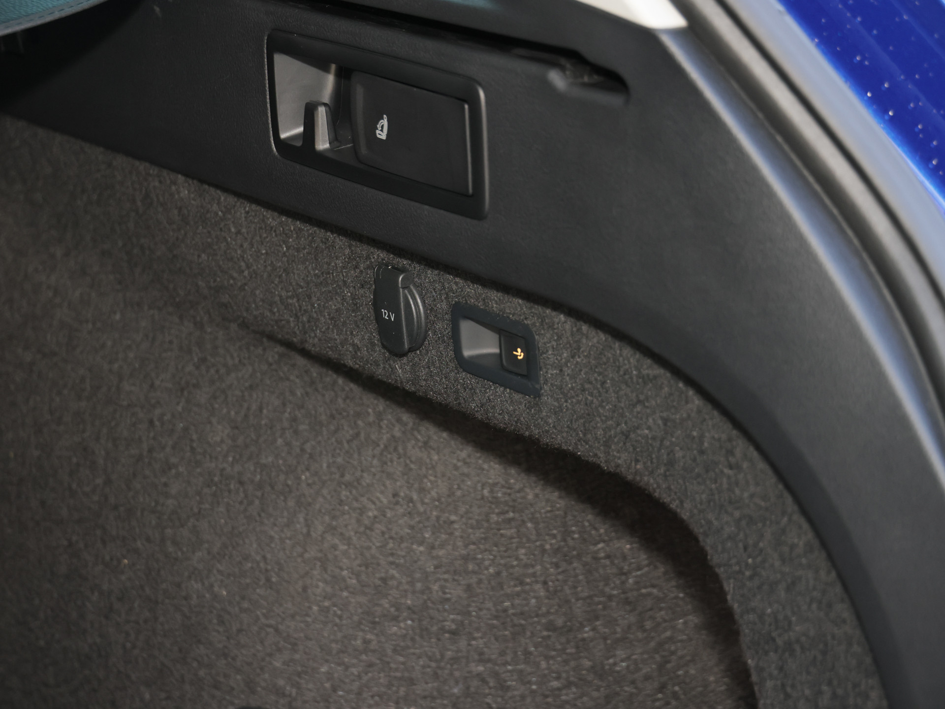 Passat Variant 2.0TSI DSG R-LINE +AHK+EASY-OPEN+