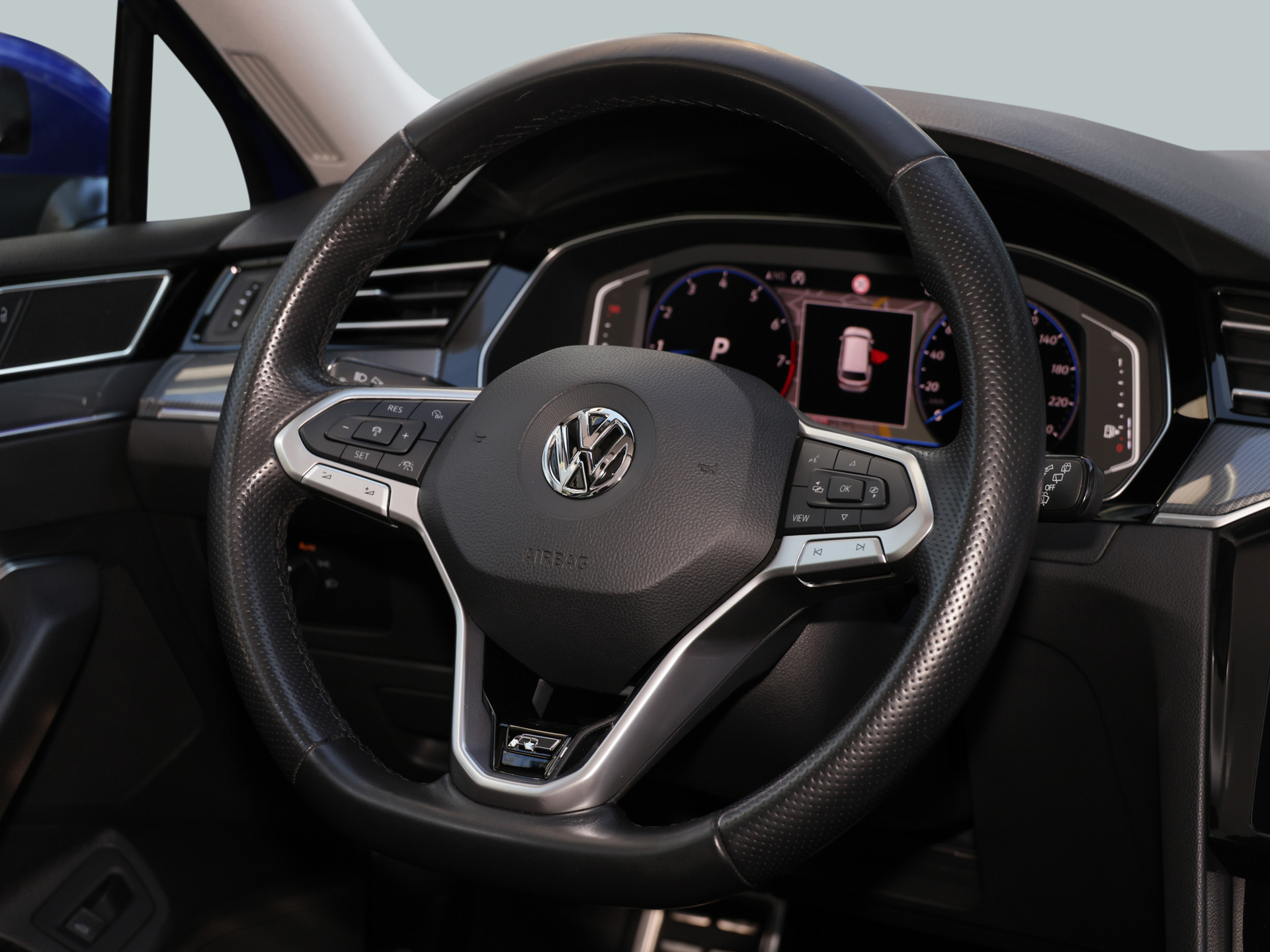 Passat Variant 2.0TSI DSG R-LINE +AHK+EASY-OPEN+