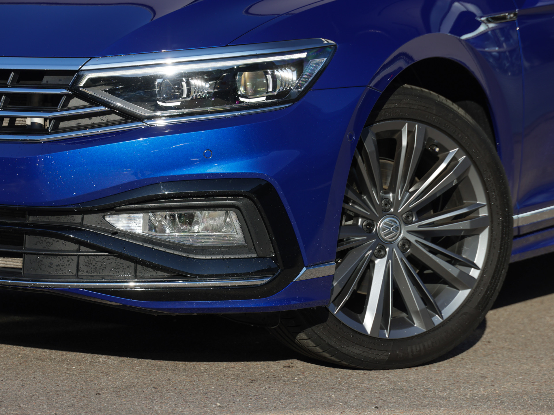 Passat Variant 2.0TSI DSG R-LINE +AHK+EASY-OPEN+