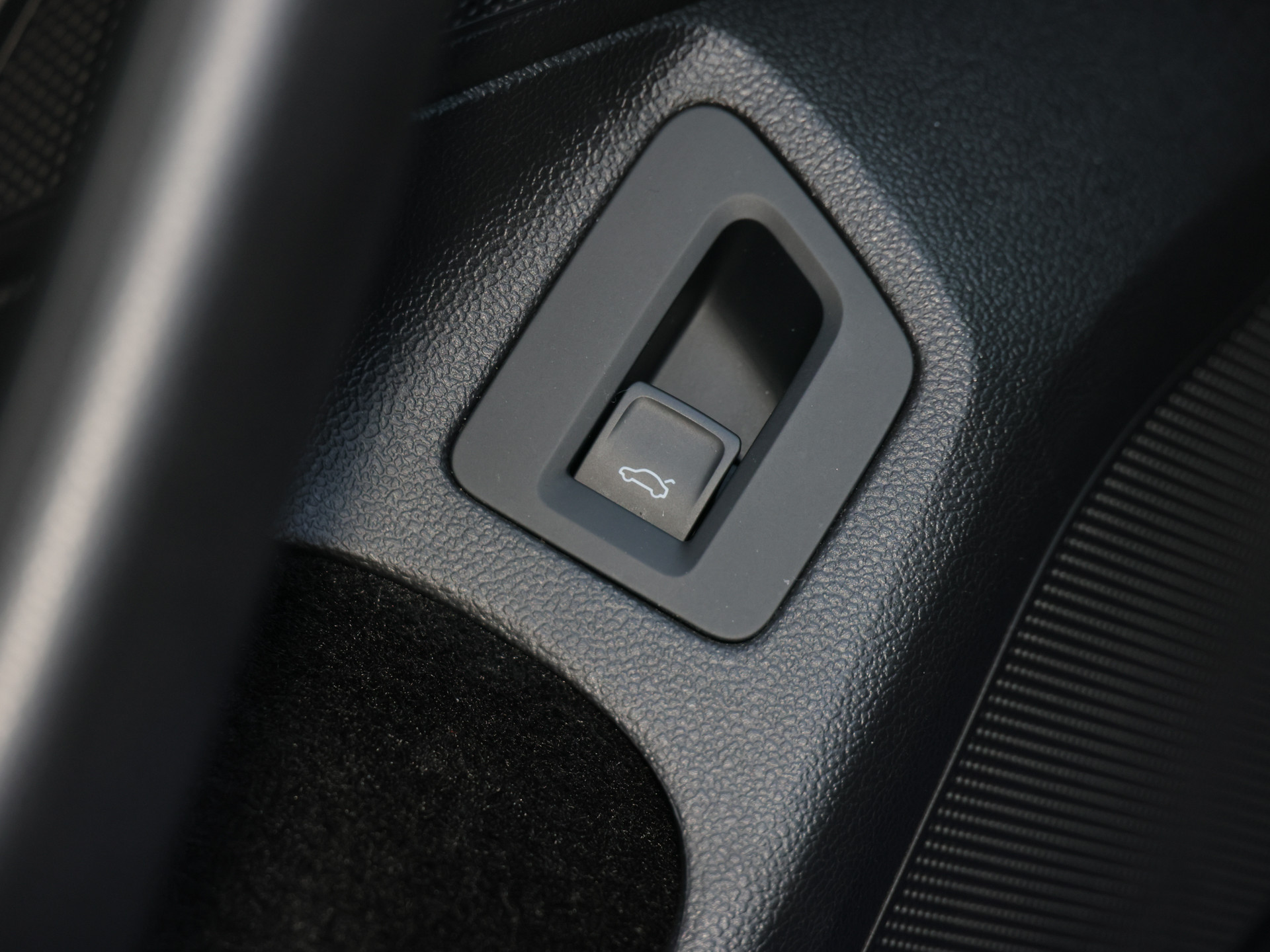 Passat Variant 2.0TSI DSG R-LINE +AHK+EASY-OPEN+