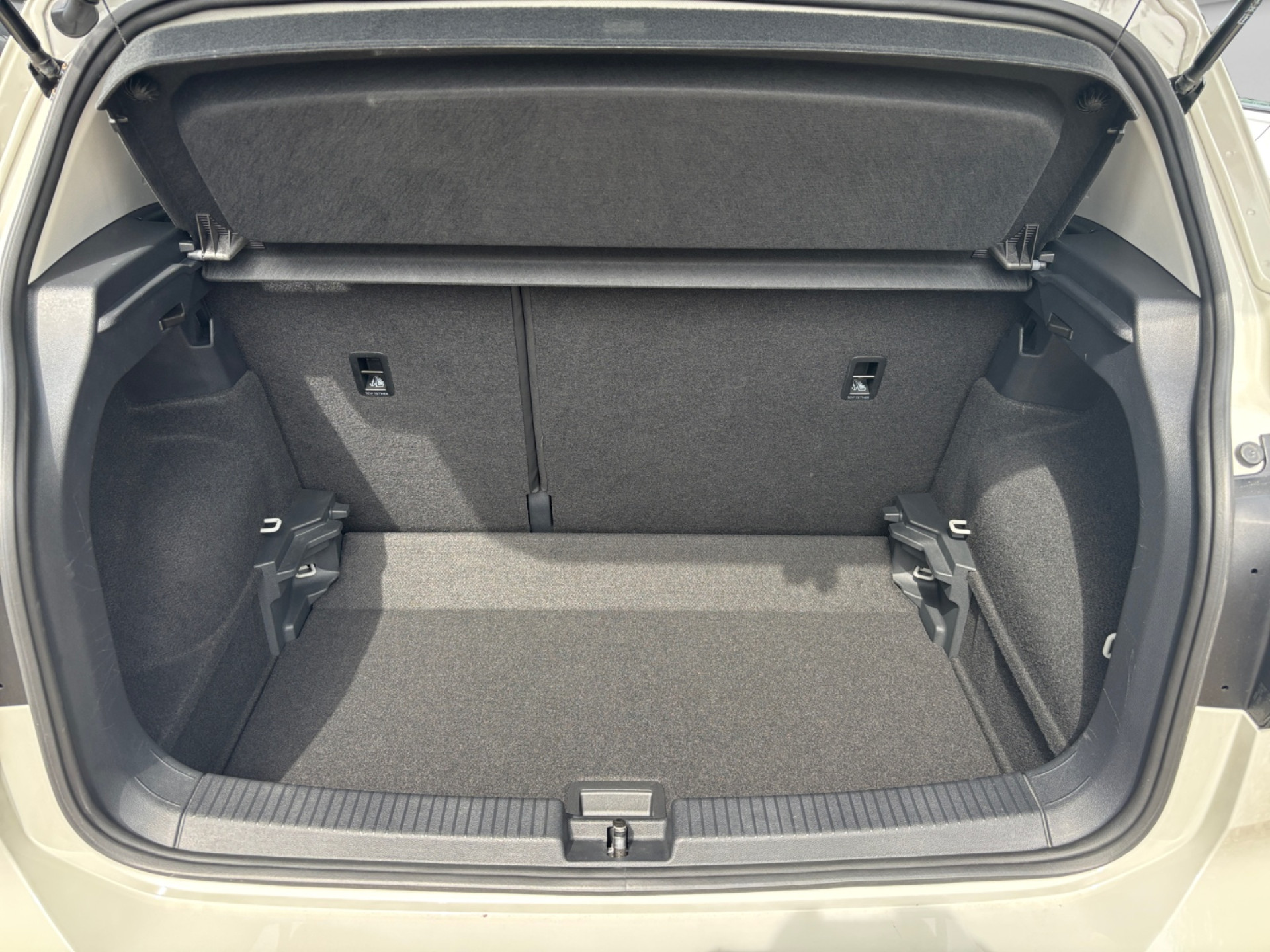 T-Cross 1.0TSI DSG Style +ACC+AHK+APP-CONNECT+