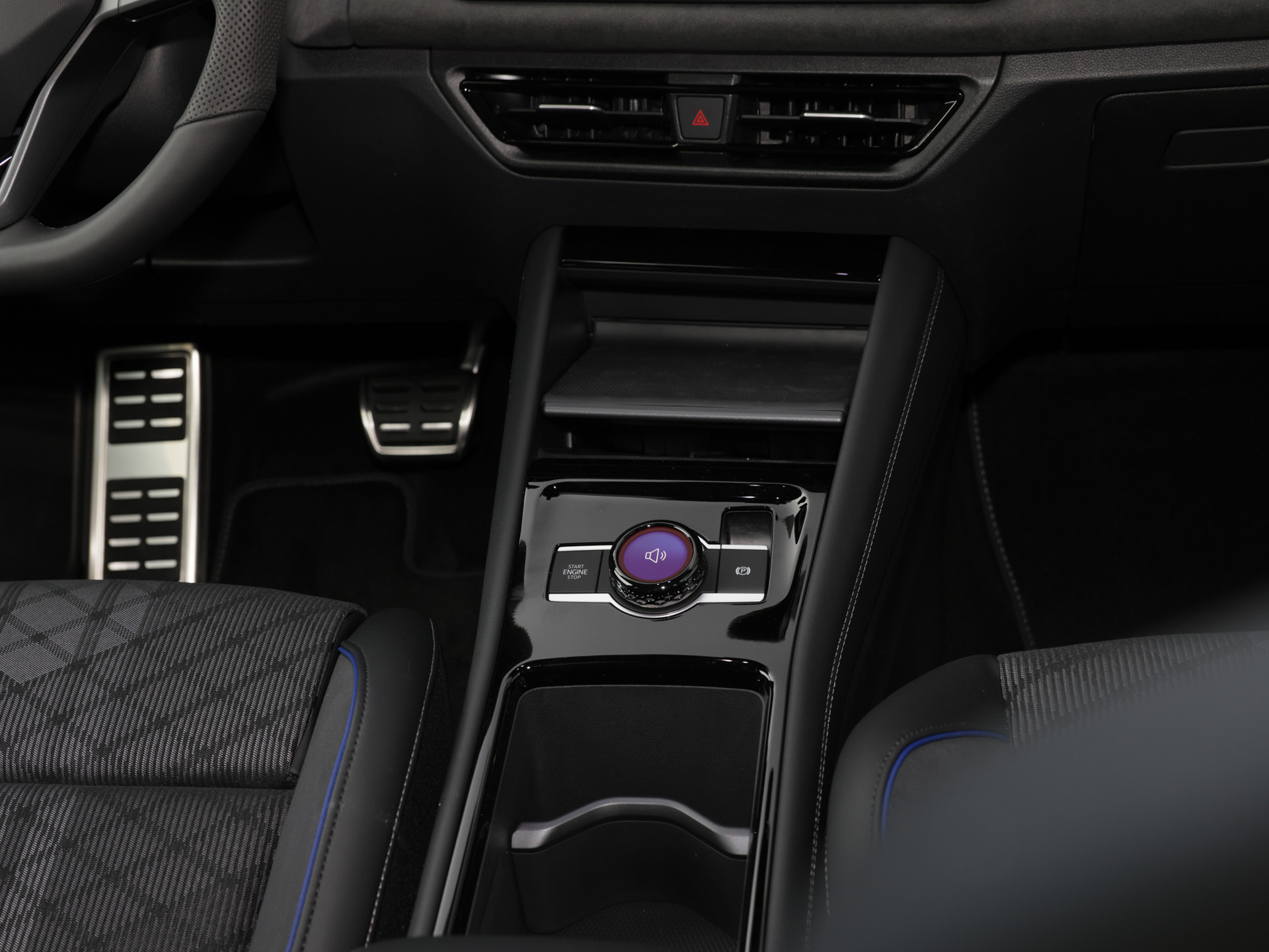Tayron 1.5TSI eHybrid R-Line +AHK+HEAD-UP+