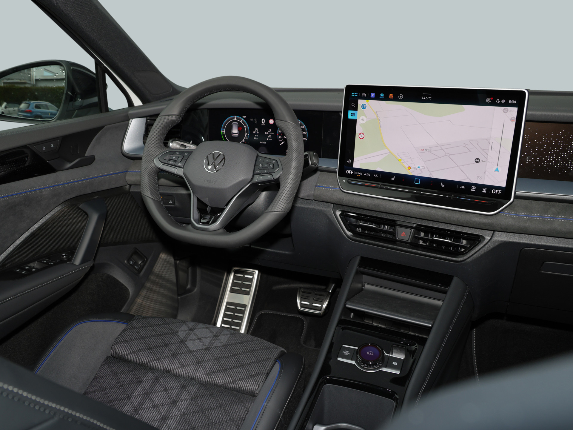 Tayron 1.5TSI eHybrid R-Line +AHK+HEAD-UP+