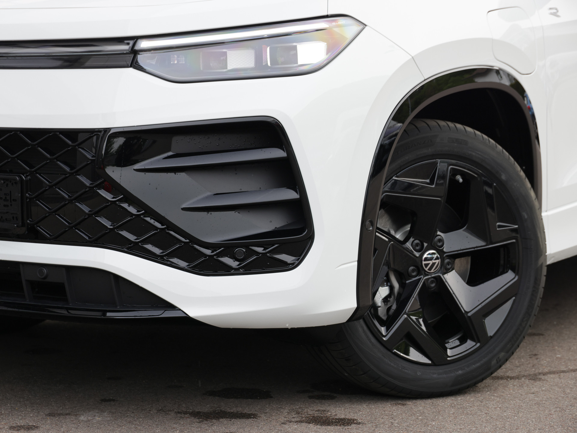Tayron 1.5TSI eHybrid R-Line +AHK+HEAD-UP+