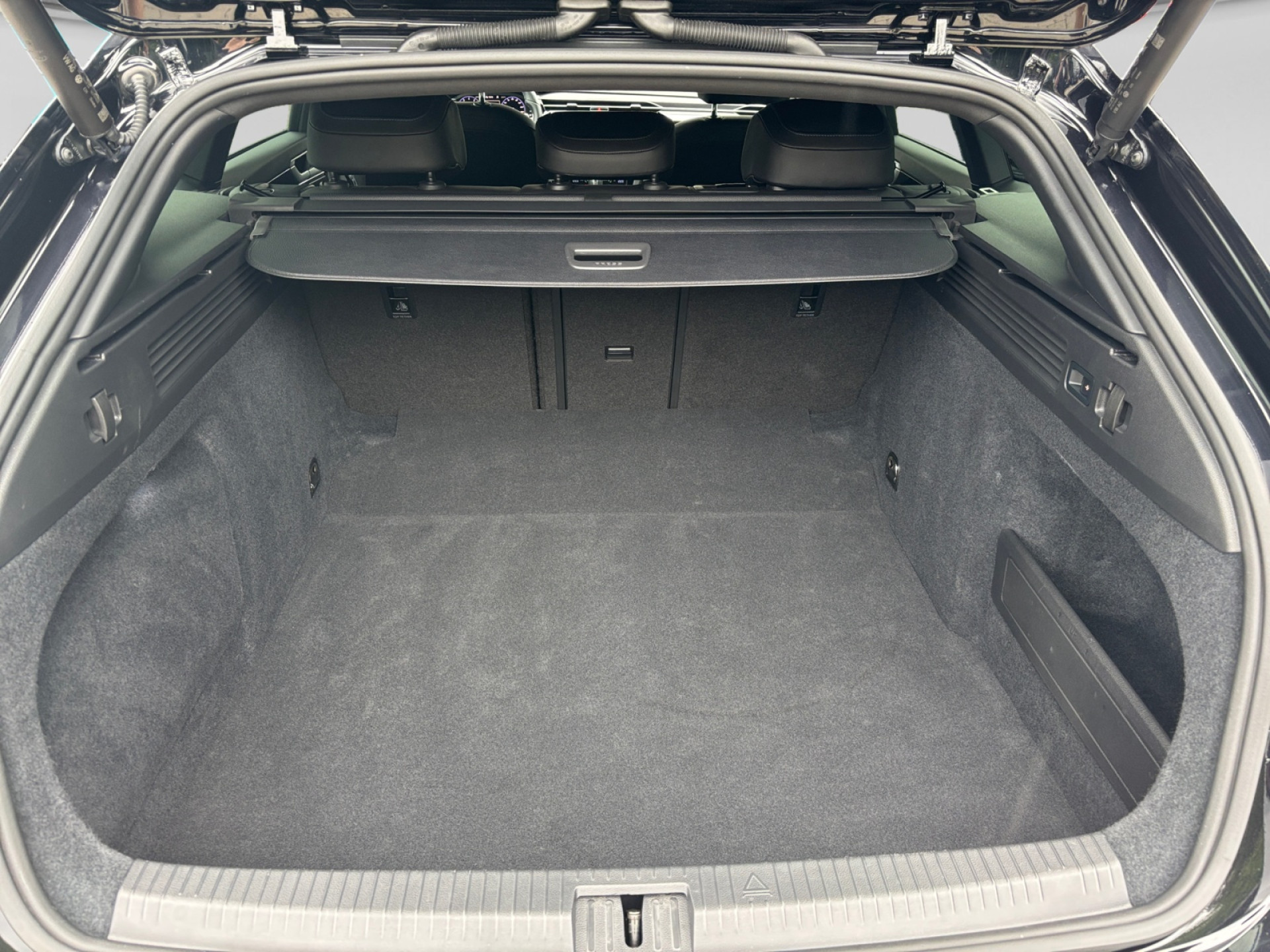 Arteon Shootingbrake 2.0TSI R +AHK+KAMERA+