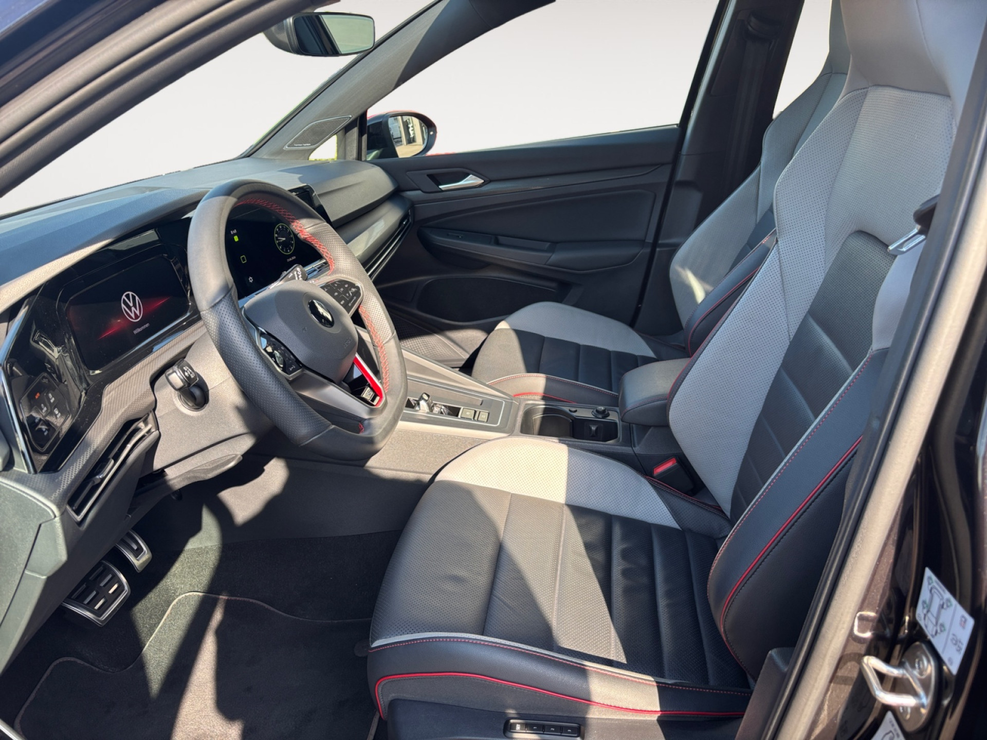 Golf VIII 2.0TSI GTI Clubsport45+AKRAPOVIC