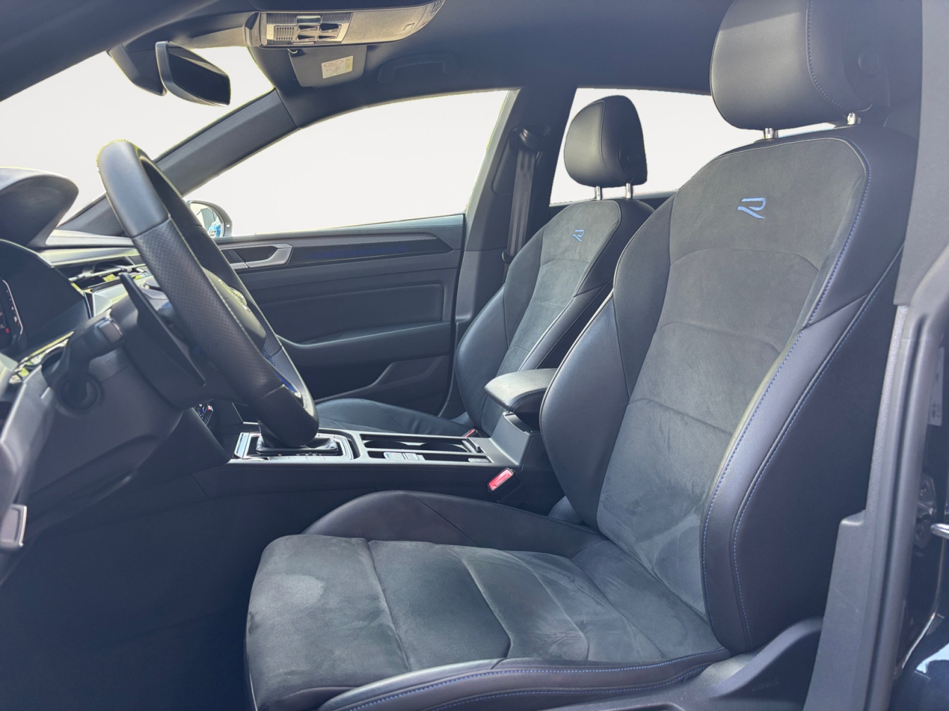 Arteon 2.0TSI R +LEDER+AHK+IQ-LIGHT+