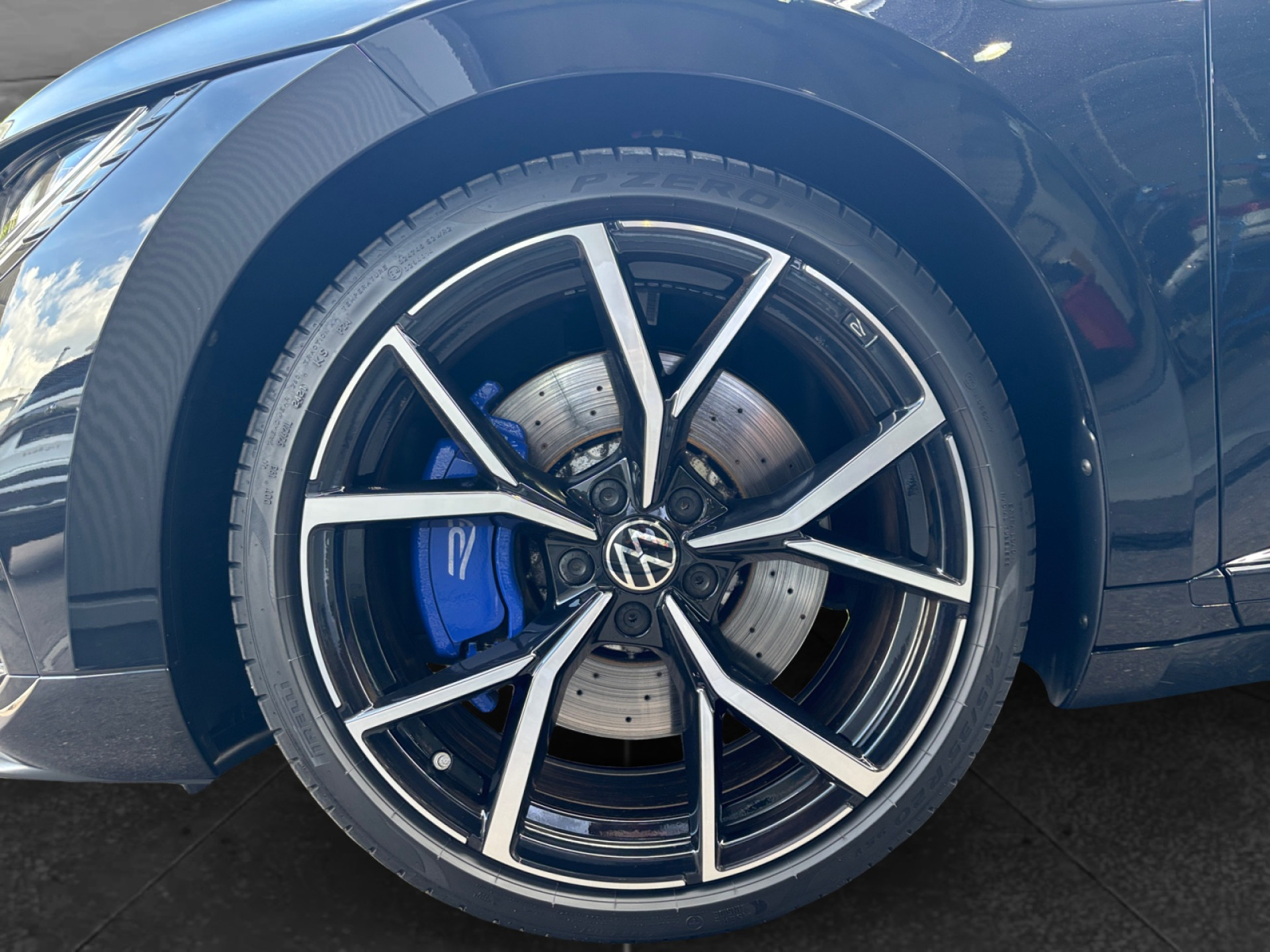 Arteon 2.0TSI R +LEDER+AHK+IQ-LIGHT+