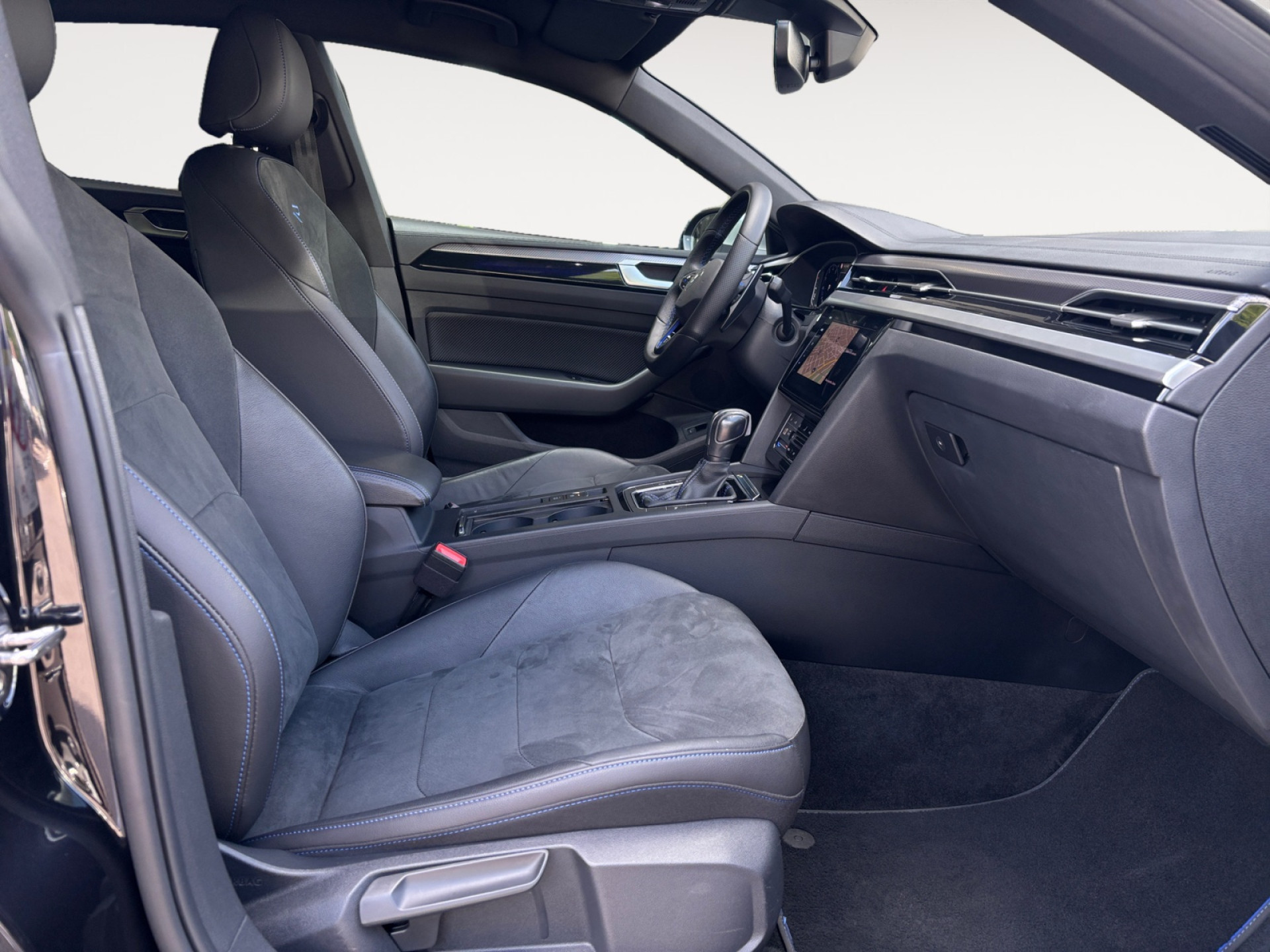 Arteon 2.0TSI R +LEDER+AHK+IQ-LIGHT+