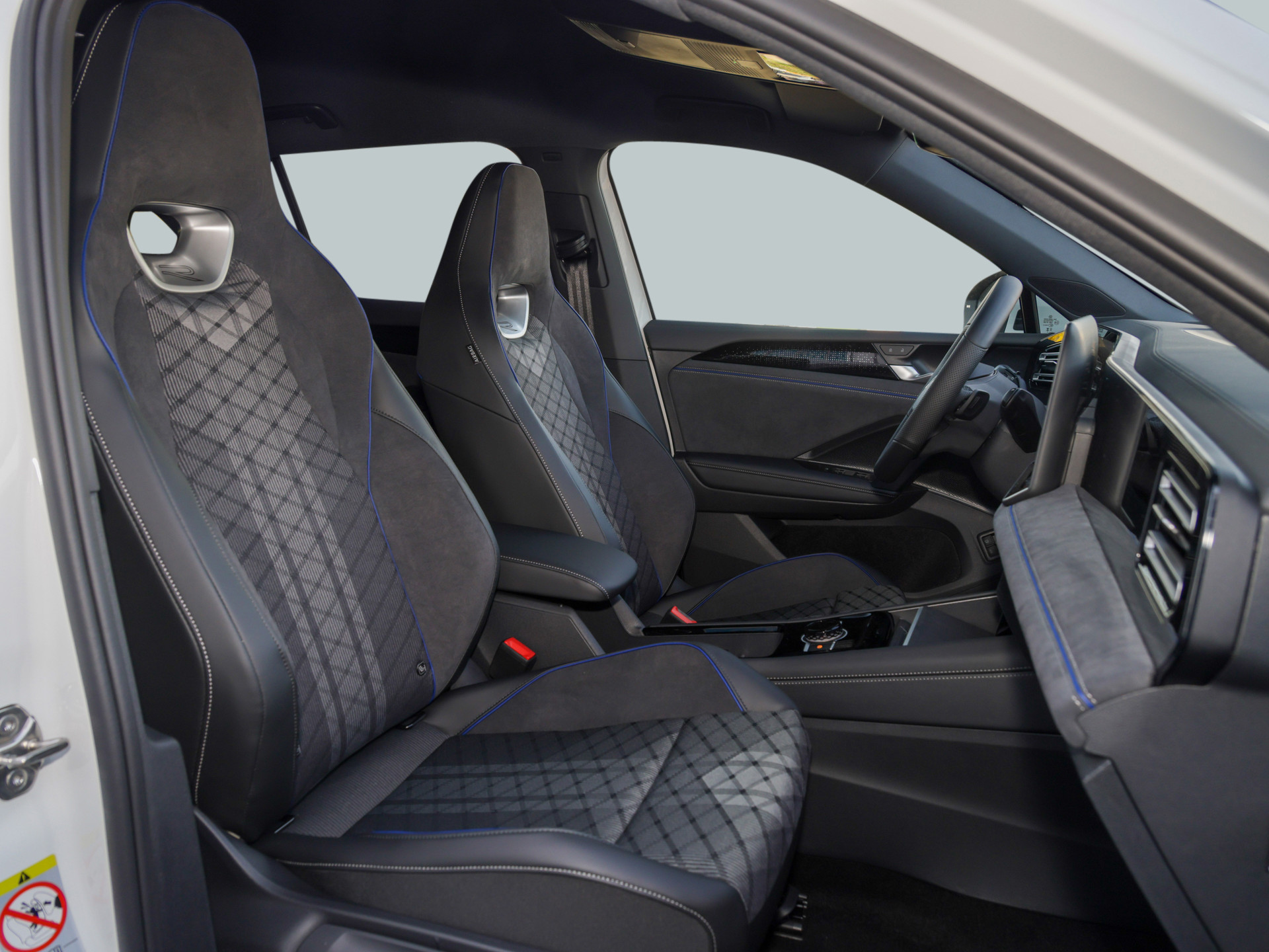 Tiguan 1.5 eHybrid R-Line +AHK+DCC+NAVI+