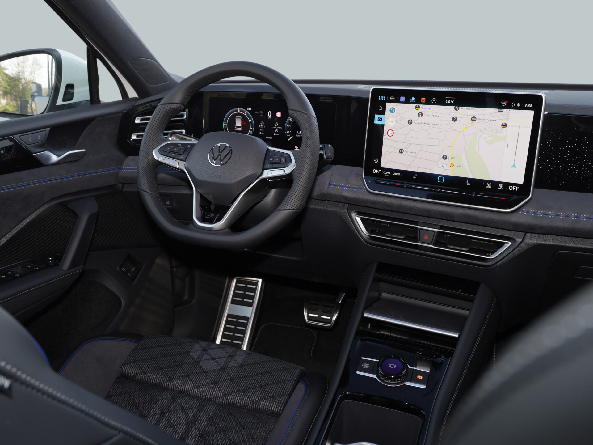 Tiguan 1.5 eHybrid R-Line +AHK+DCC+NAVI+