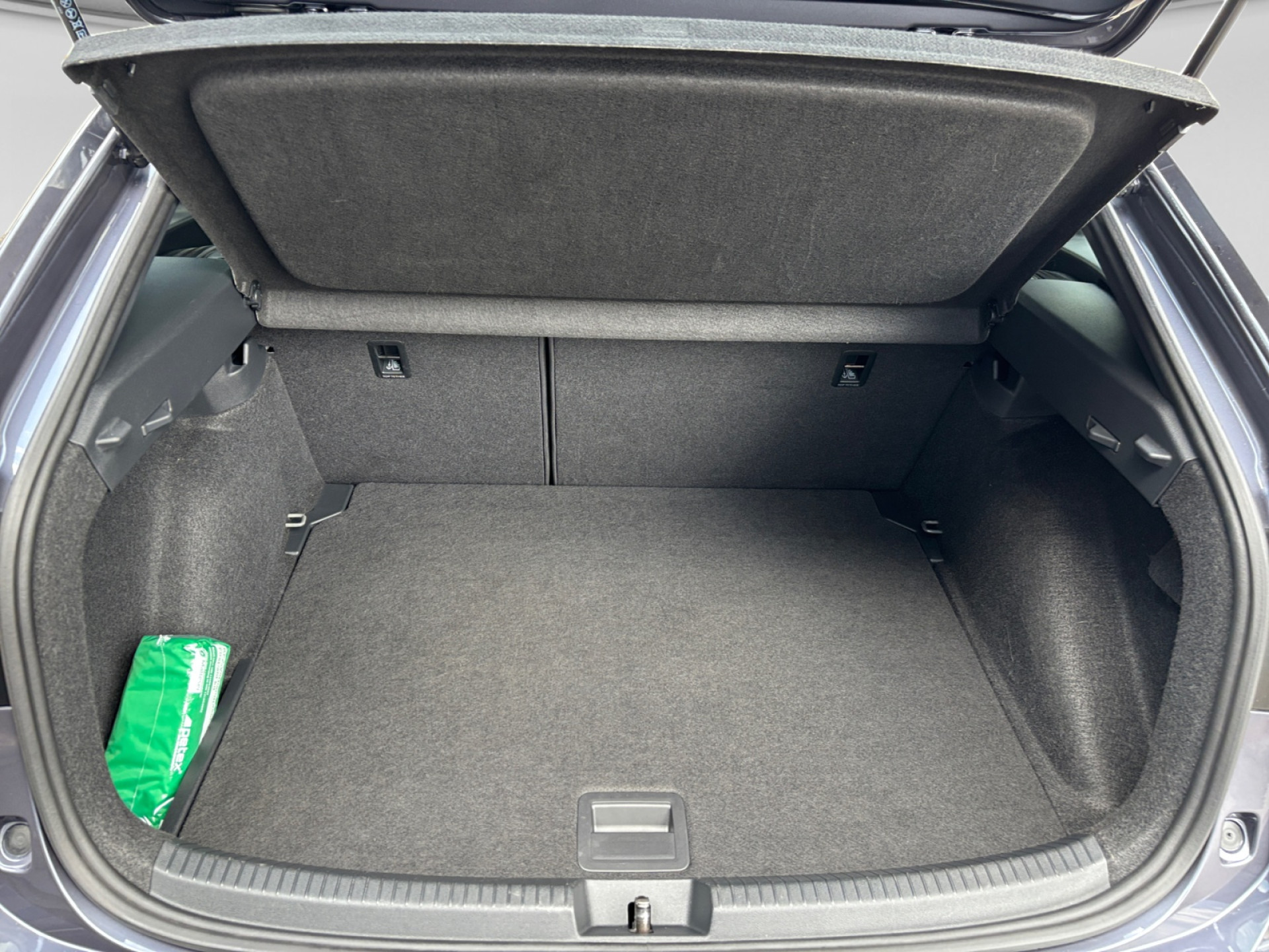 Taigo 1.5TSI DSG R-Line +IQ-DRIVE+REARVIEW+