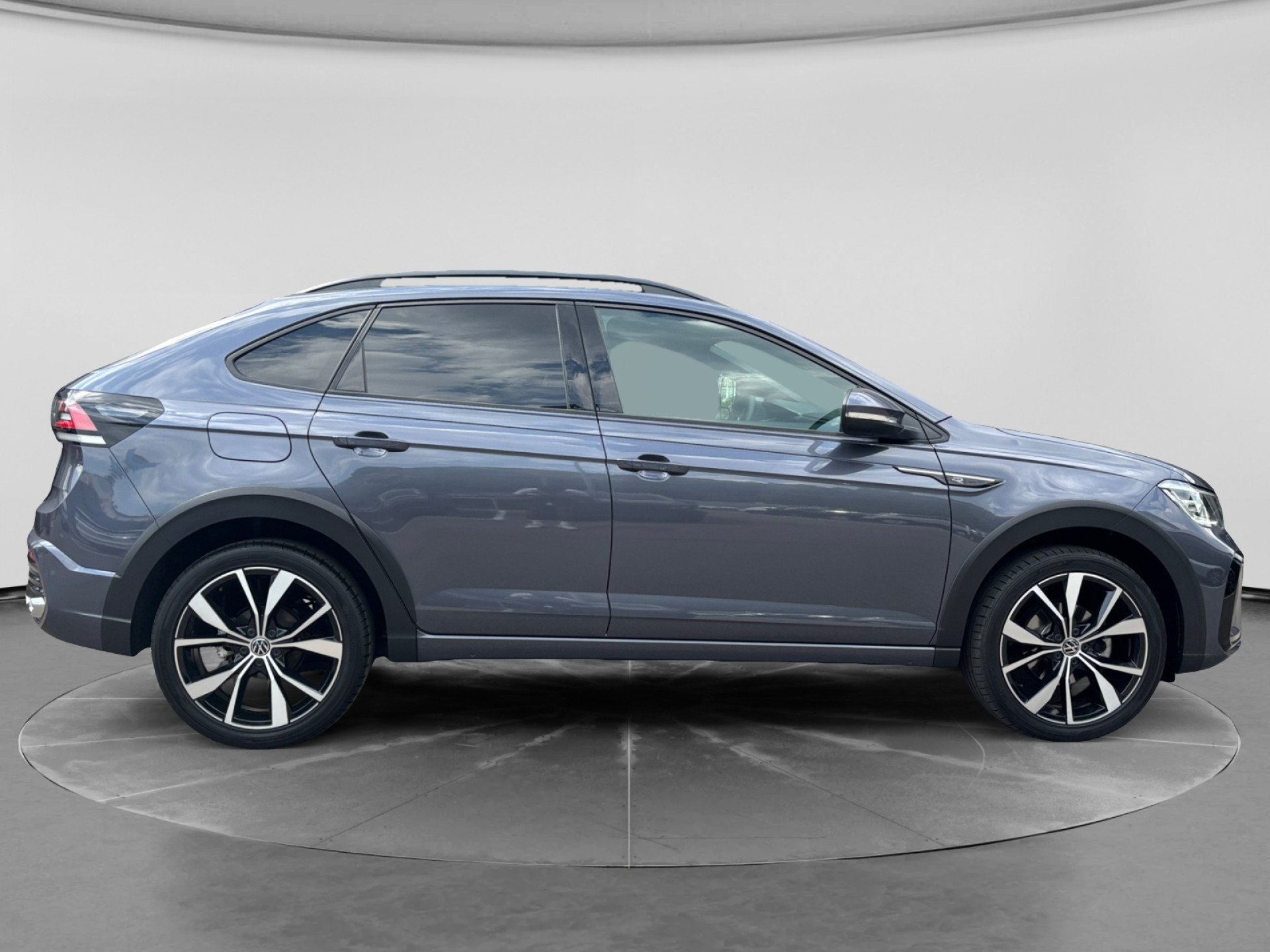 Taigo 1.5TSI DSG R-Line +IQ-DRIVE+REARVIEW+