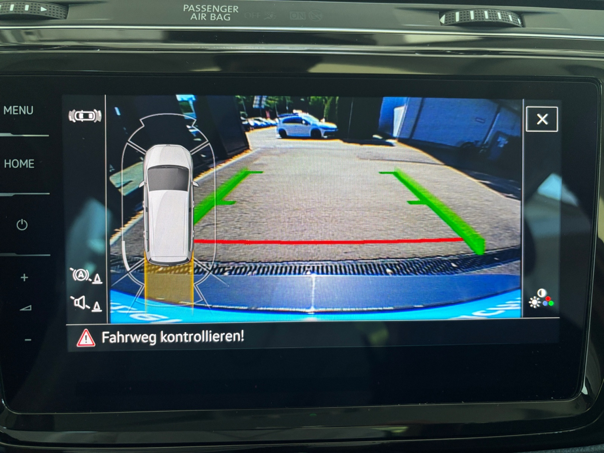 Touran 2.0 TDI DSG +DCC+ERGO+PANO+