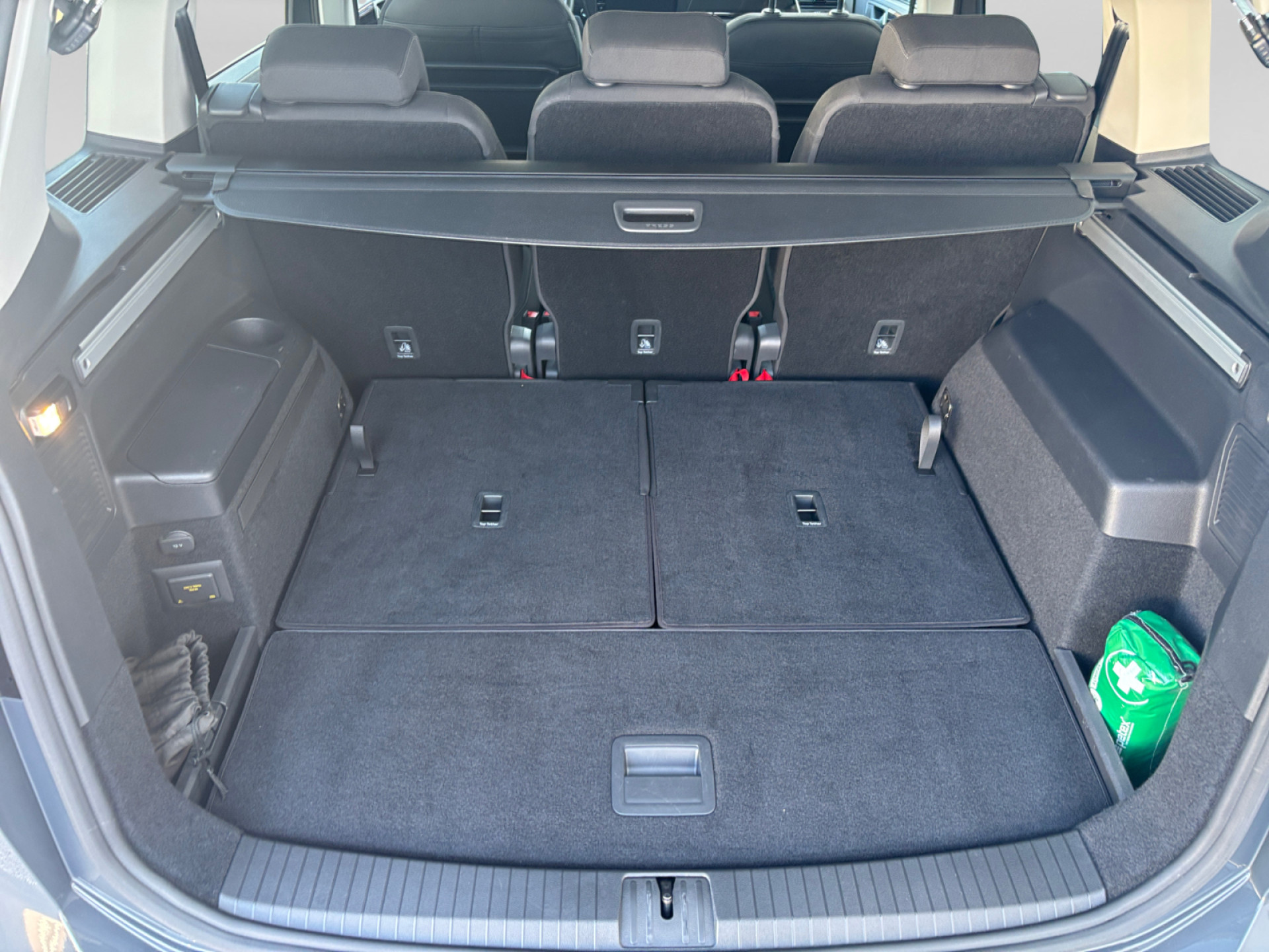 Touran 2.0 TDI DSG +DCC+ERGO+PANO+