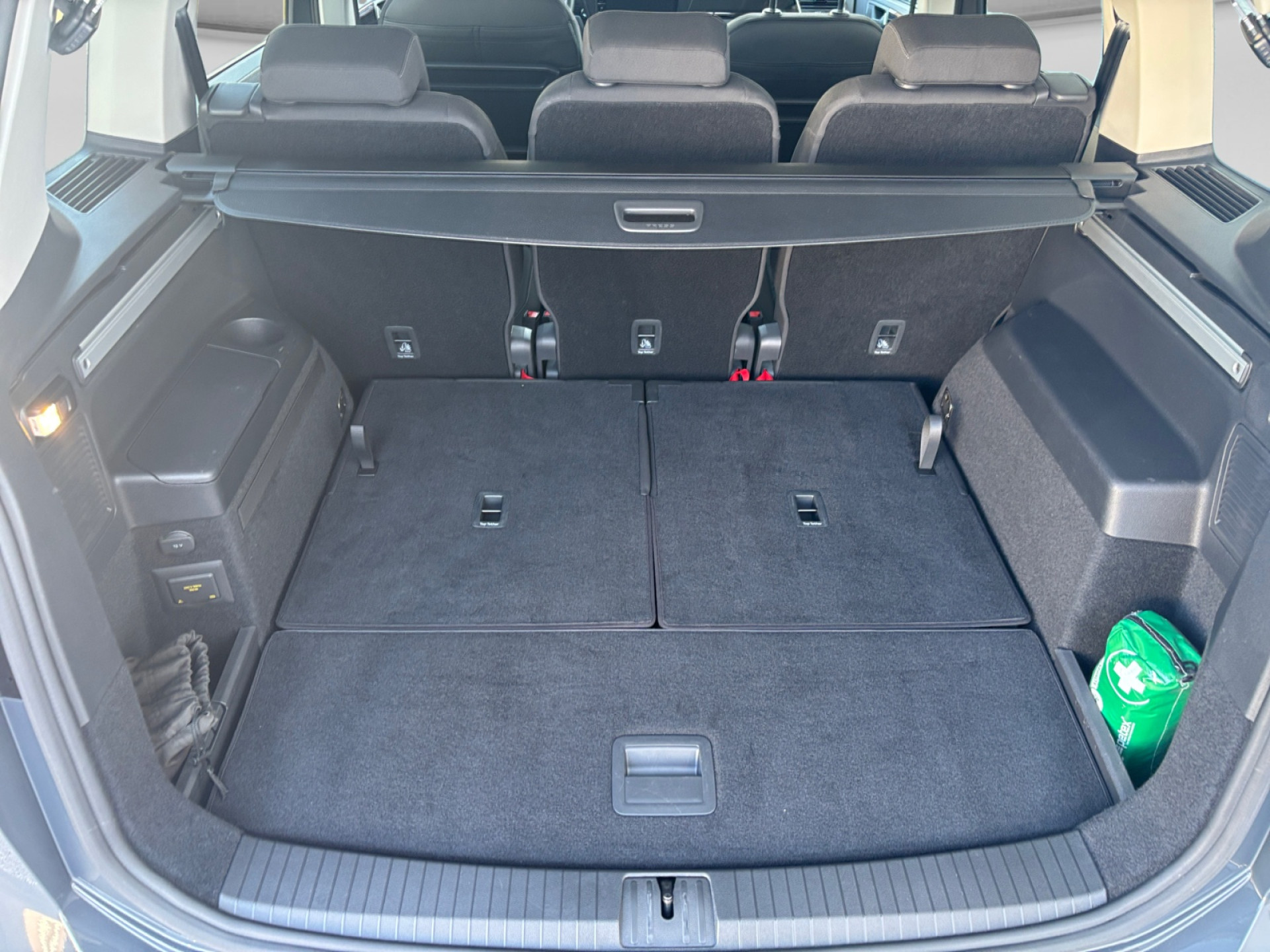 Touran 2.0 TDI DSG +DCC+ERGO+PANO+
