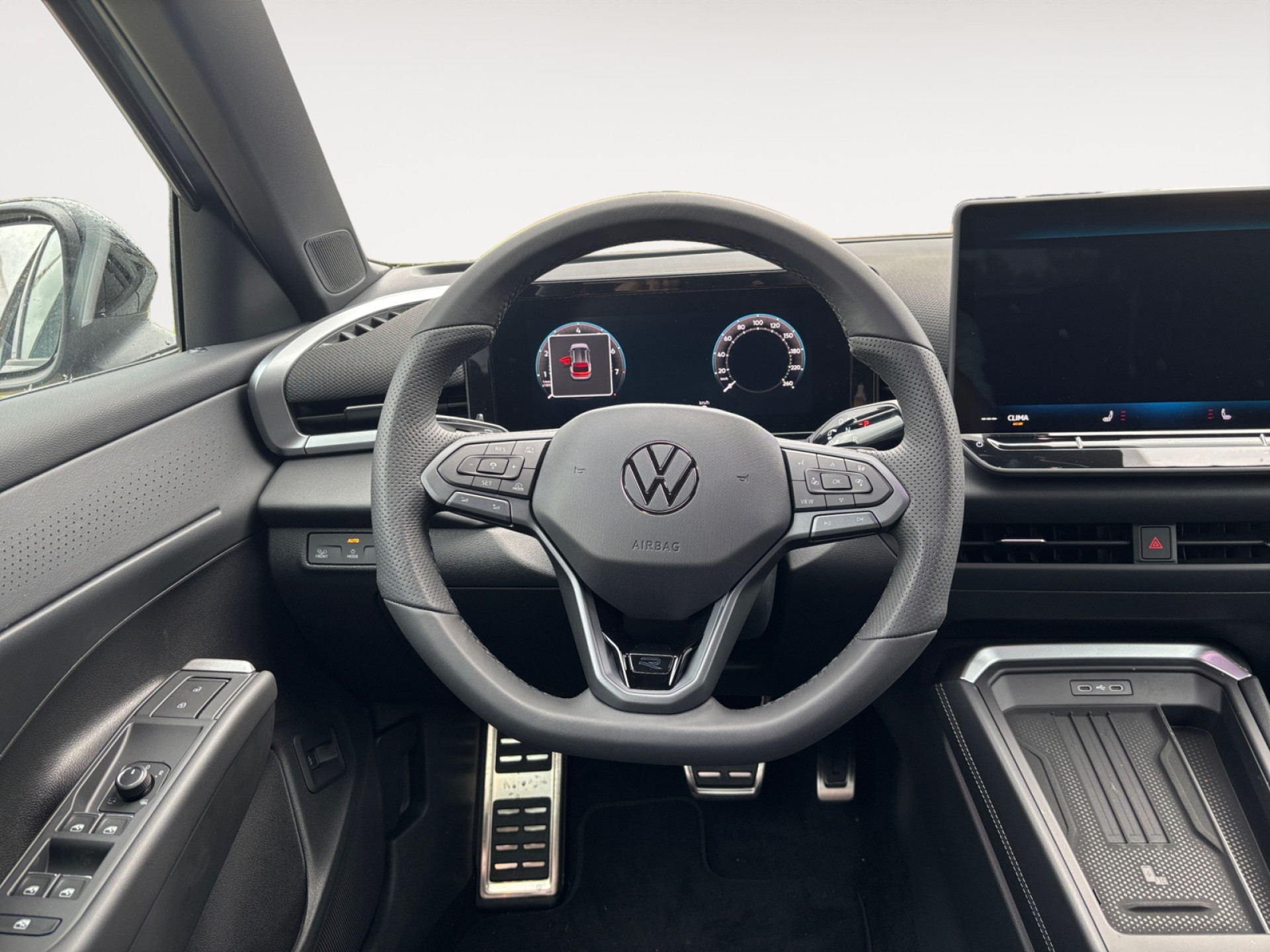 T-Roc 1.5eTSI DSG R-Line +AHK+BLACKSTYLE+