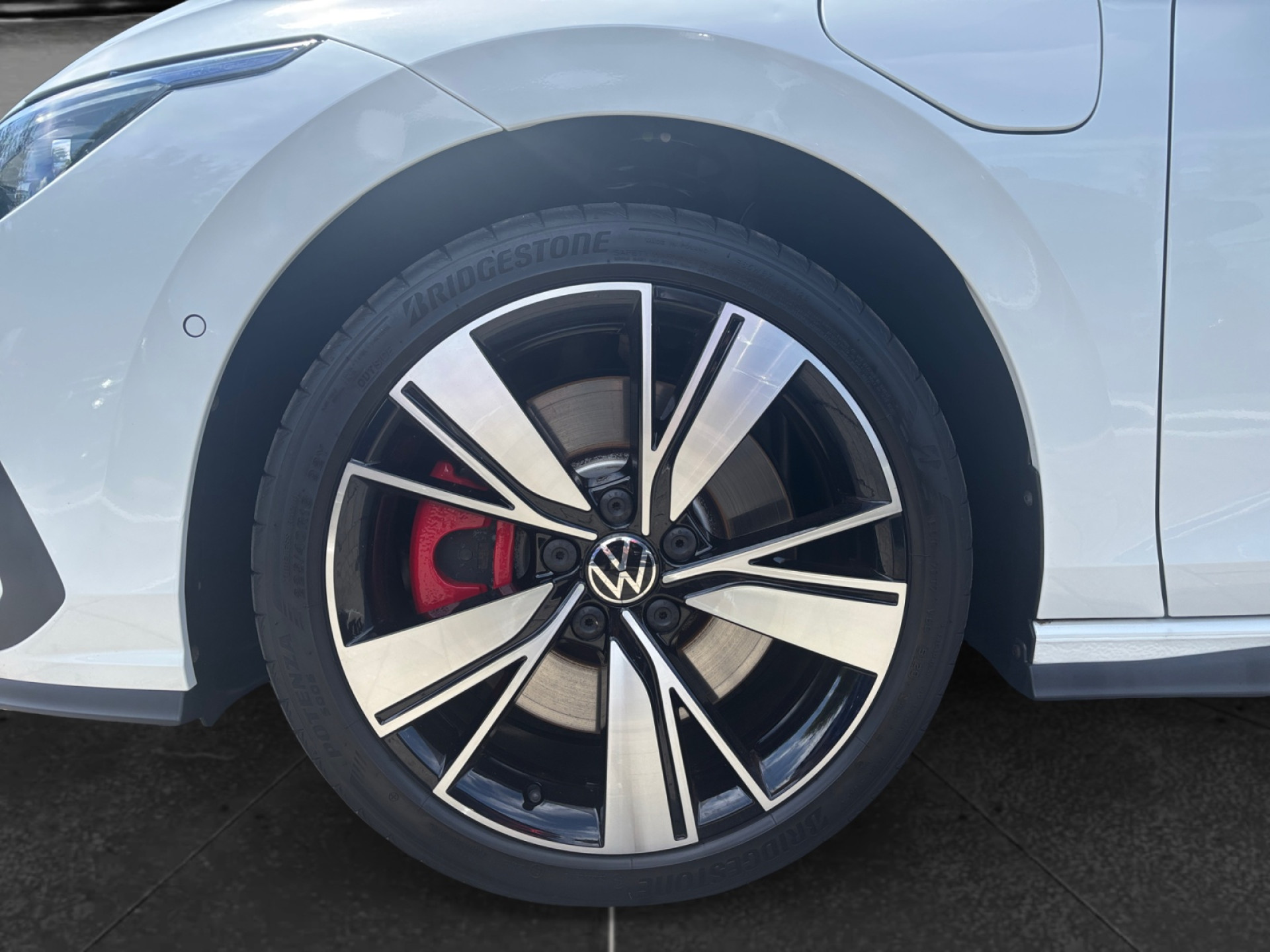 Golf VIII 1.4TSI DSG GTE +DCC+LEDER-