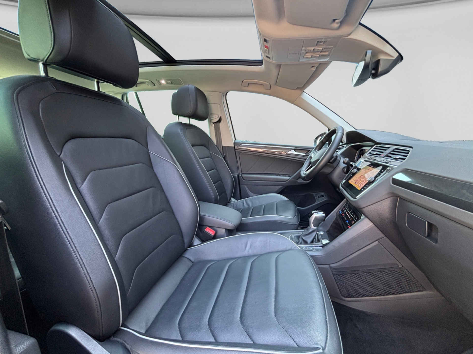 Tiguan 2.0TDI DSG +LEDER+AHK+STANDHEIZUNG+