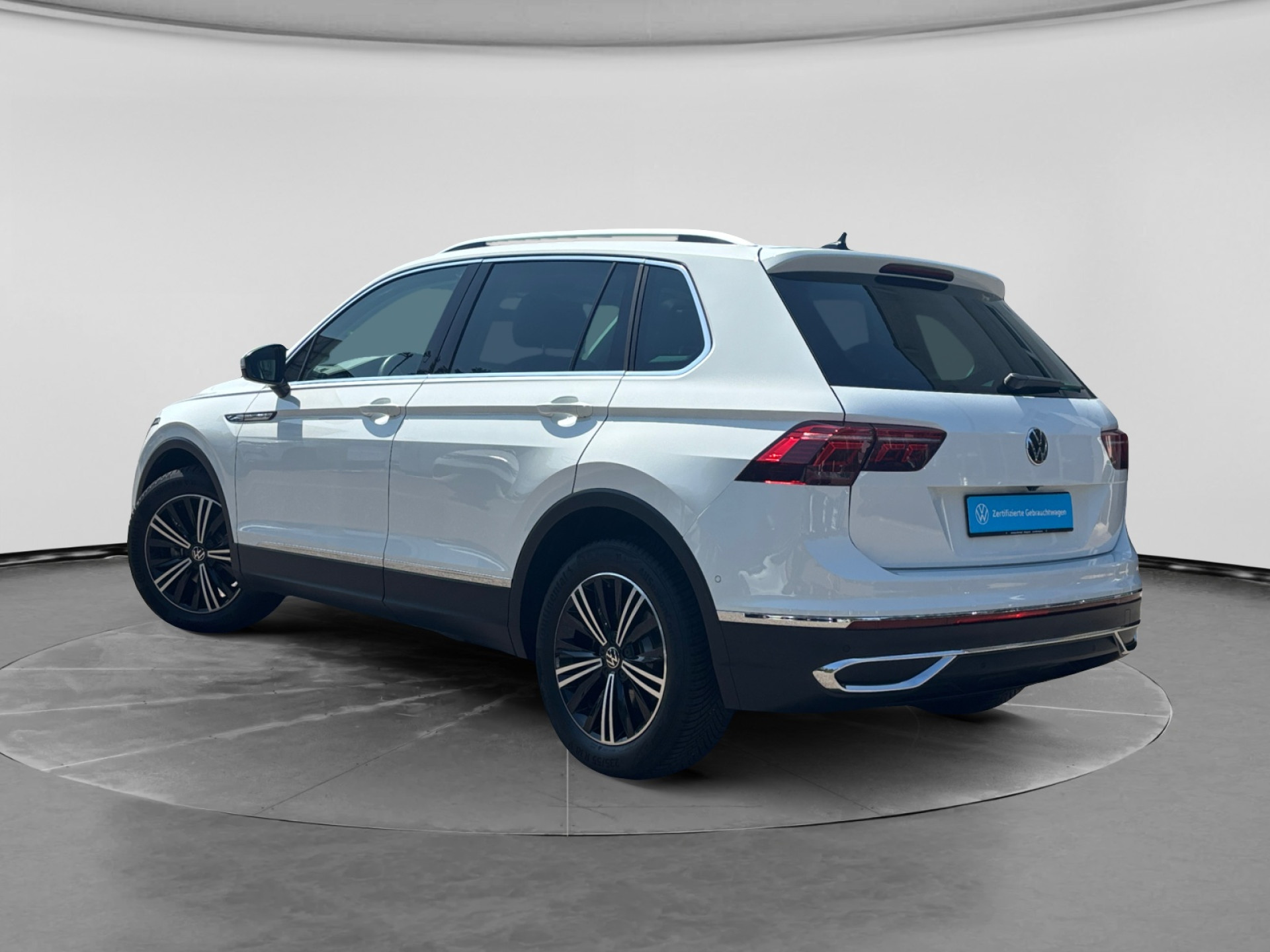 Tiguan 2.0TDI DSG +LEDER+AHK+STANDHEIZUNG+
