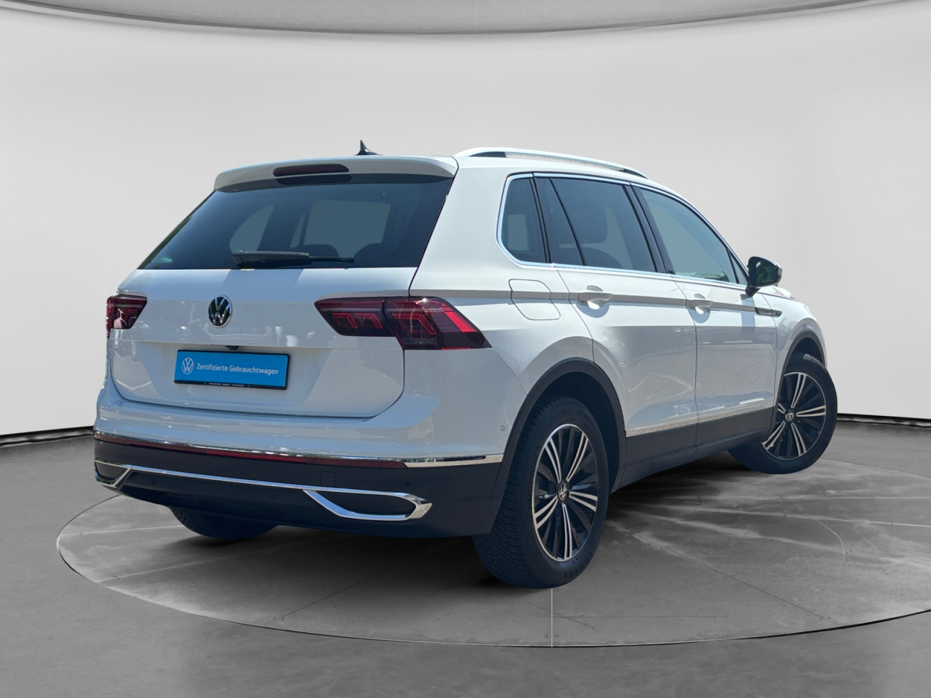 Tiguan 2.0TDI DSG +LEDER+AHK+STANDHEIZUNG+