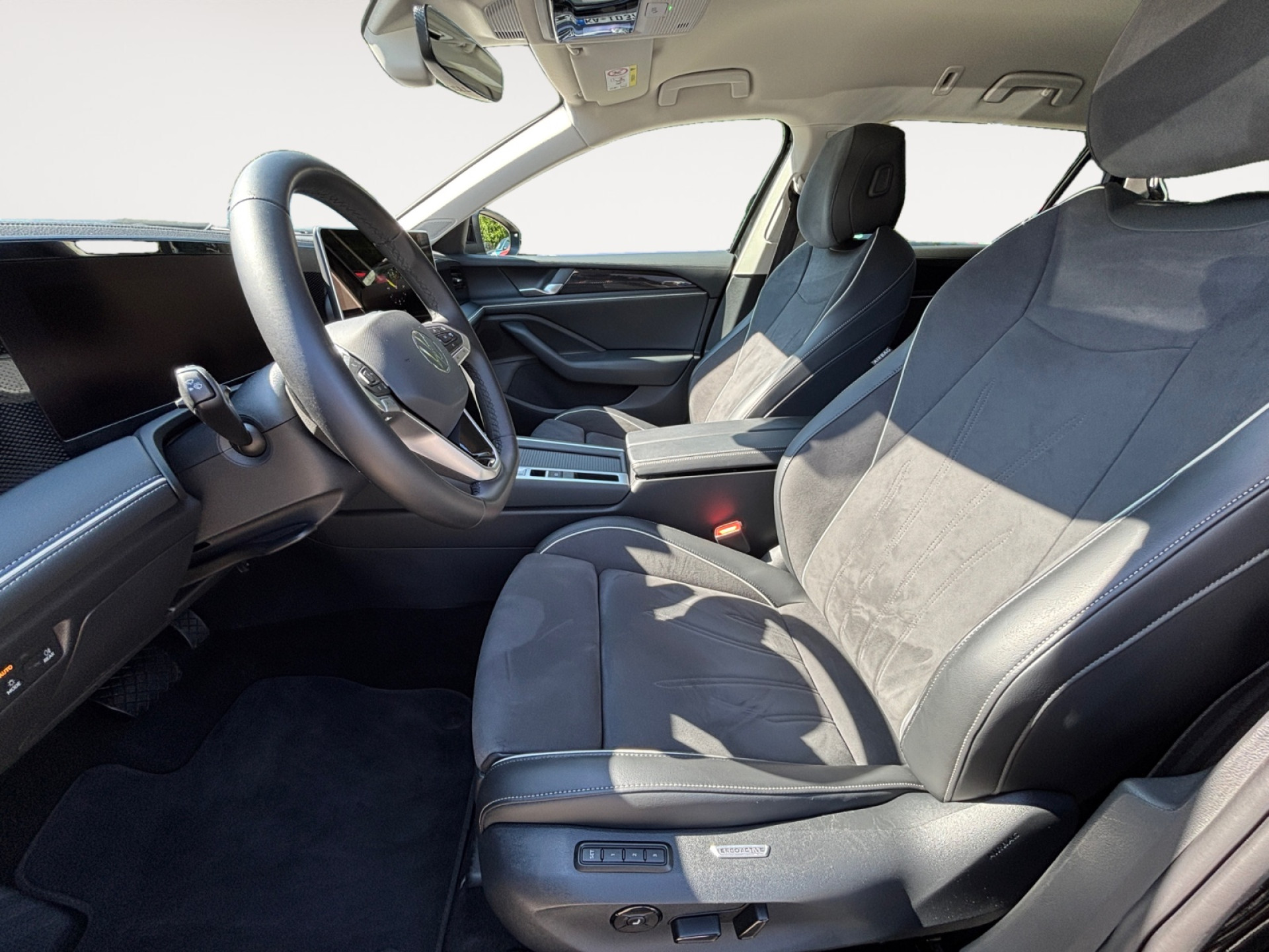 Passat Variant 1.5TSI DSG +AHK+EL.SITZE+AREA-VIEW