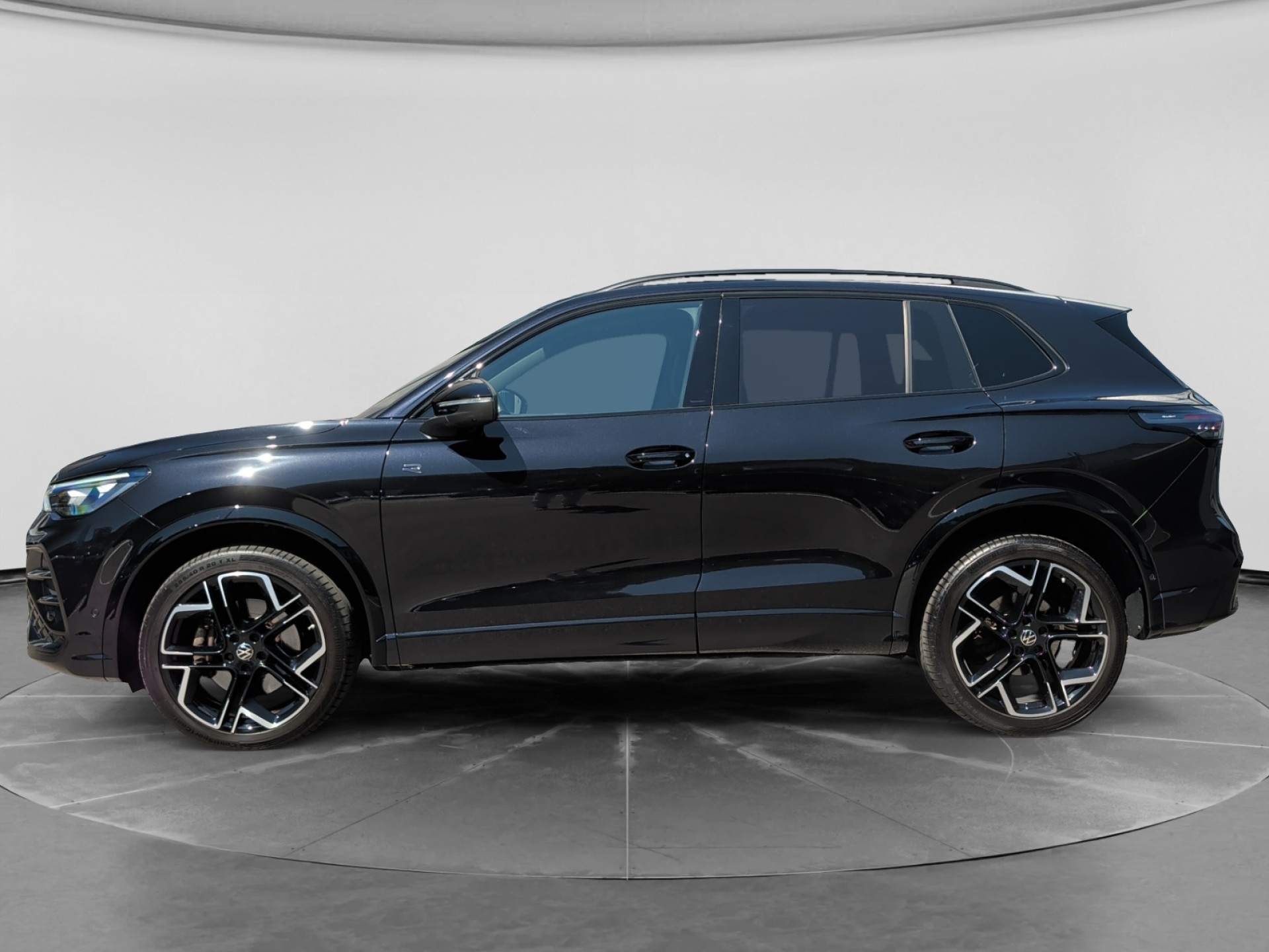 Tiguan 2.0TDI R-LINE +LEDER+DCC+