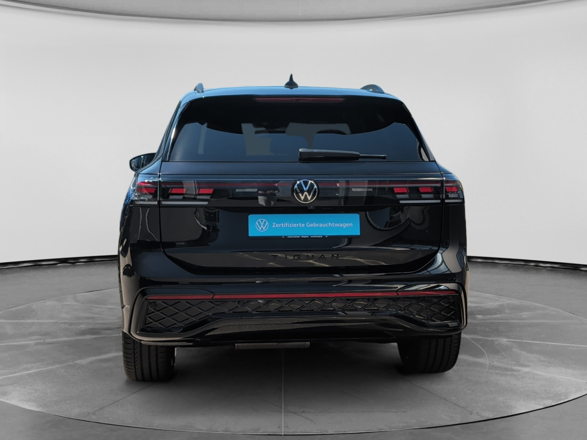 Tiguan 2.0TDI R-LINE +LEDER+DCC+