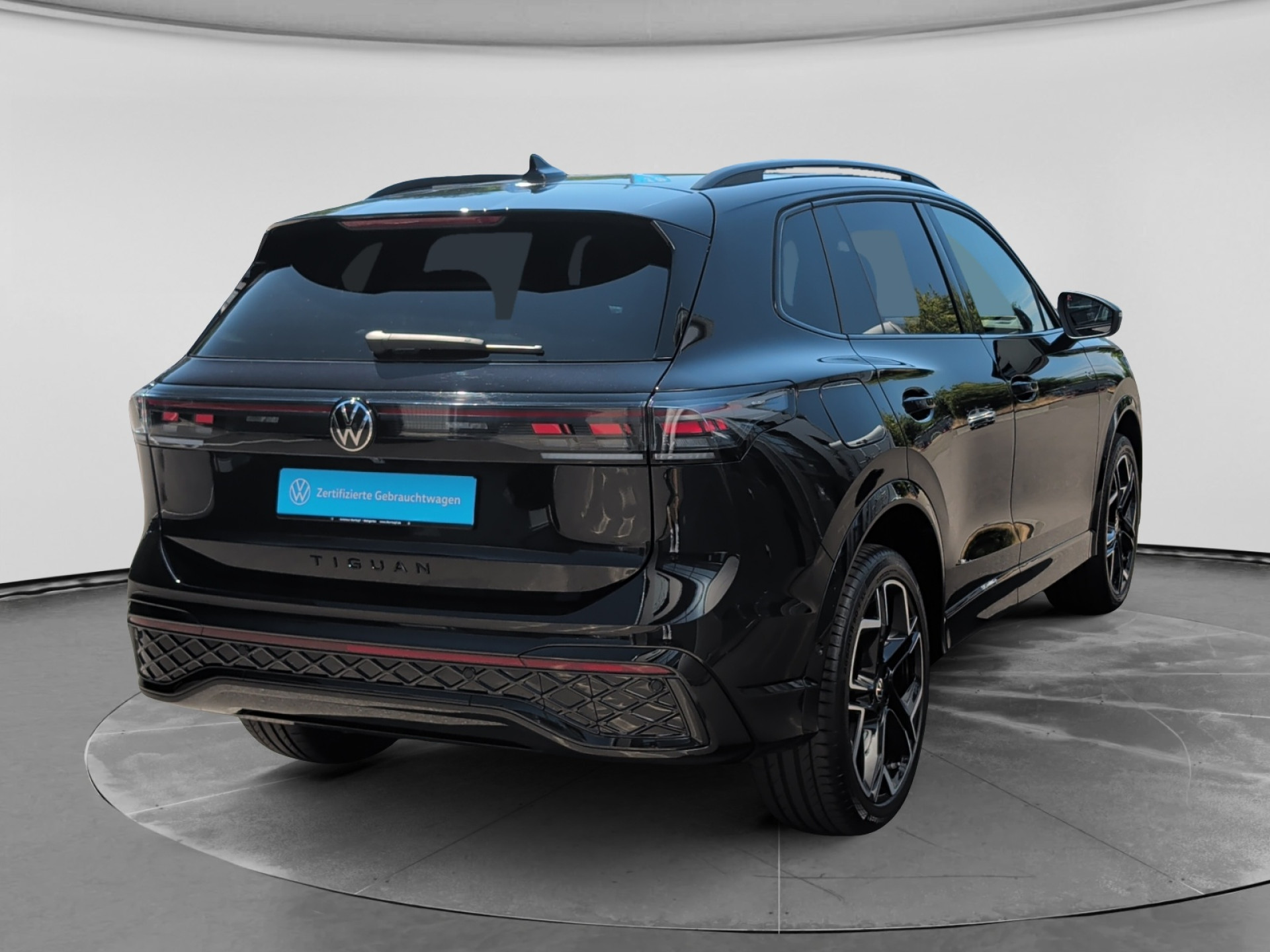Tiguan 2.0TDI R-LINE +LEDER+DCC+