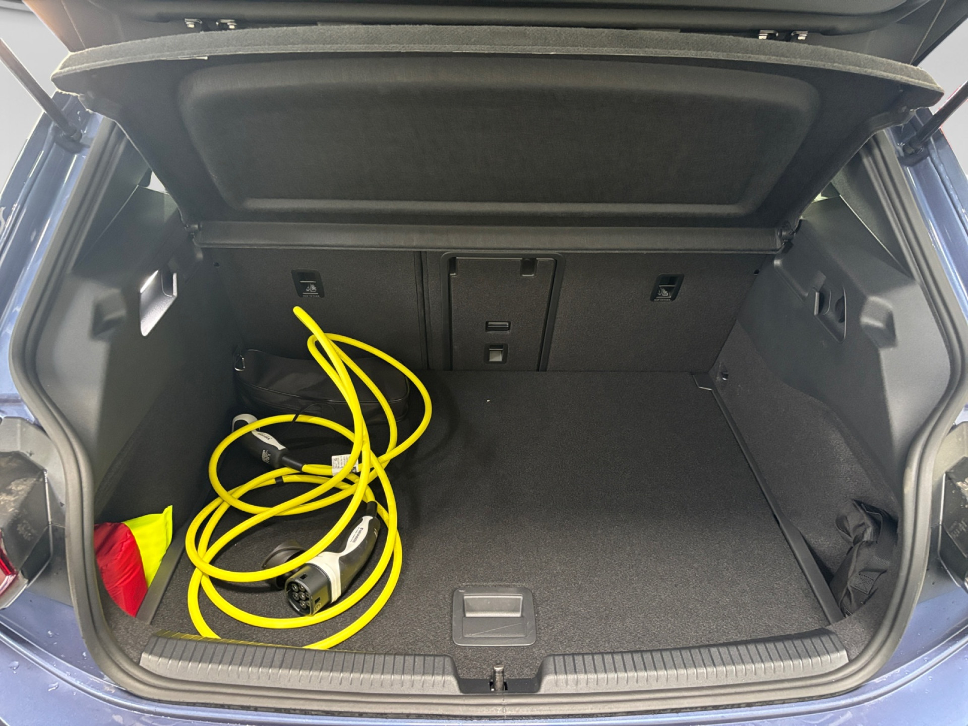 ID.3 Neo Style 79kWh +AHK+WÄRMEPUMPE+PANO+