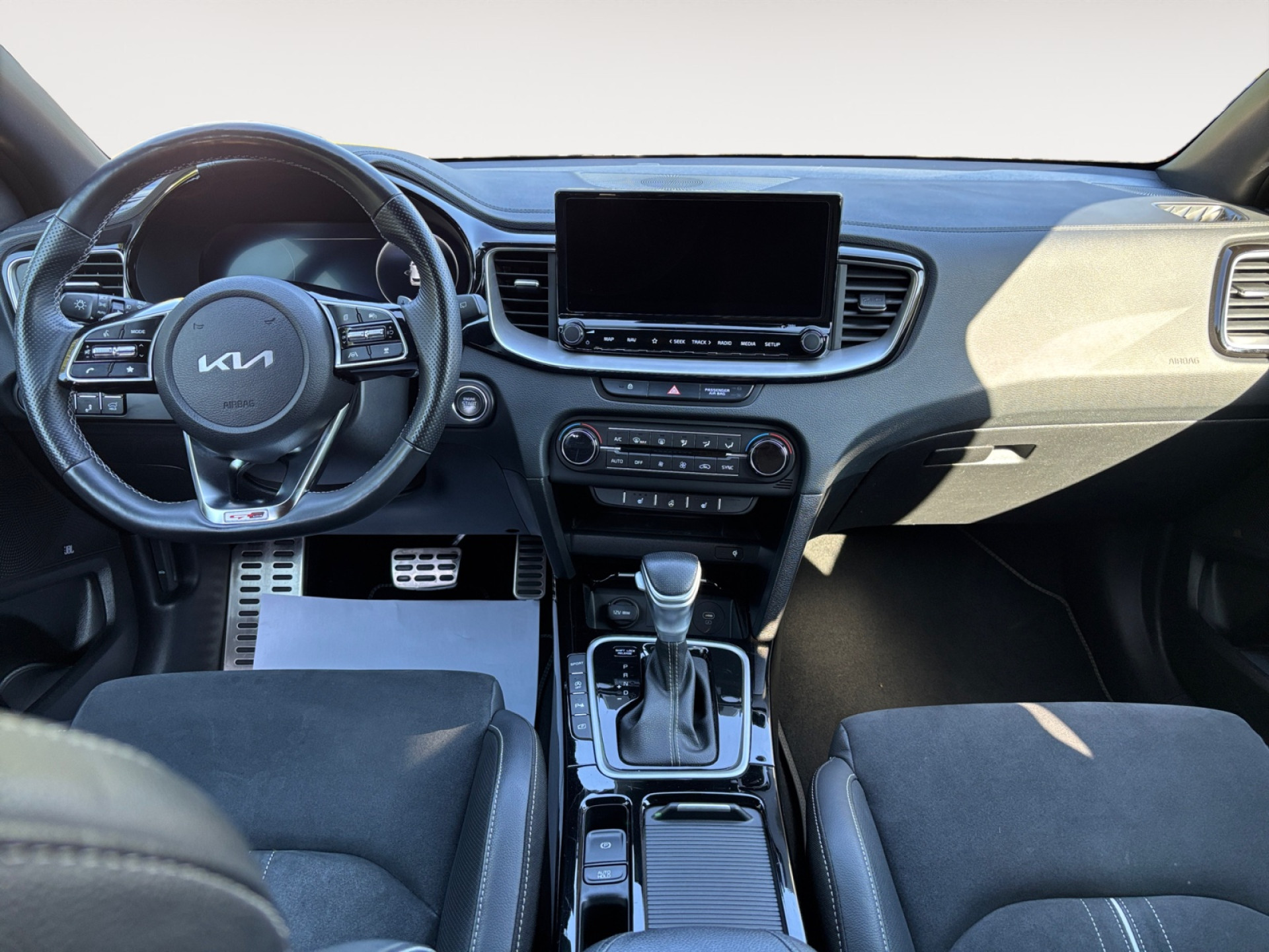 Ceed 1.5 GT Line +PANO+LEDER+EL.SITZ+