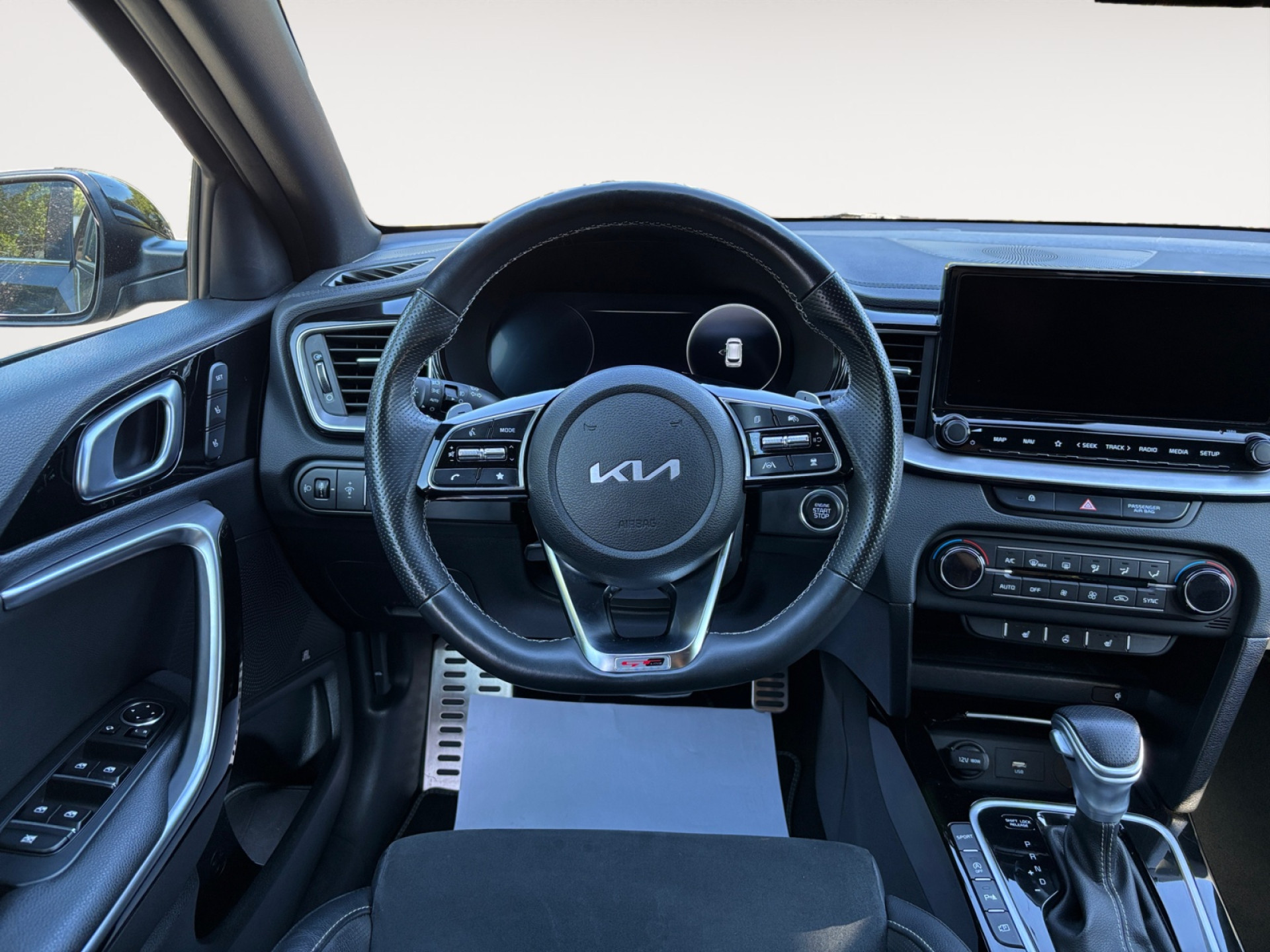 Ceed 1.5 GT Line +PANO+LEDER+EL.SITZ+