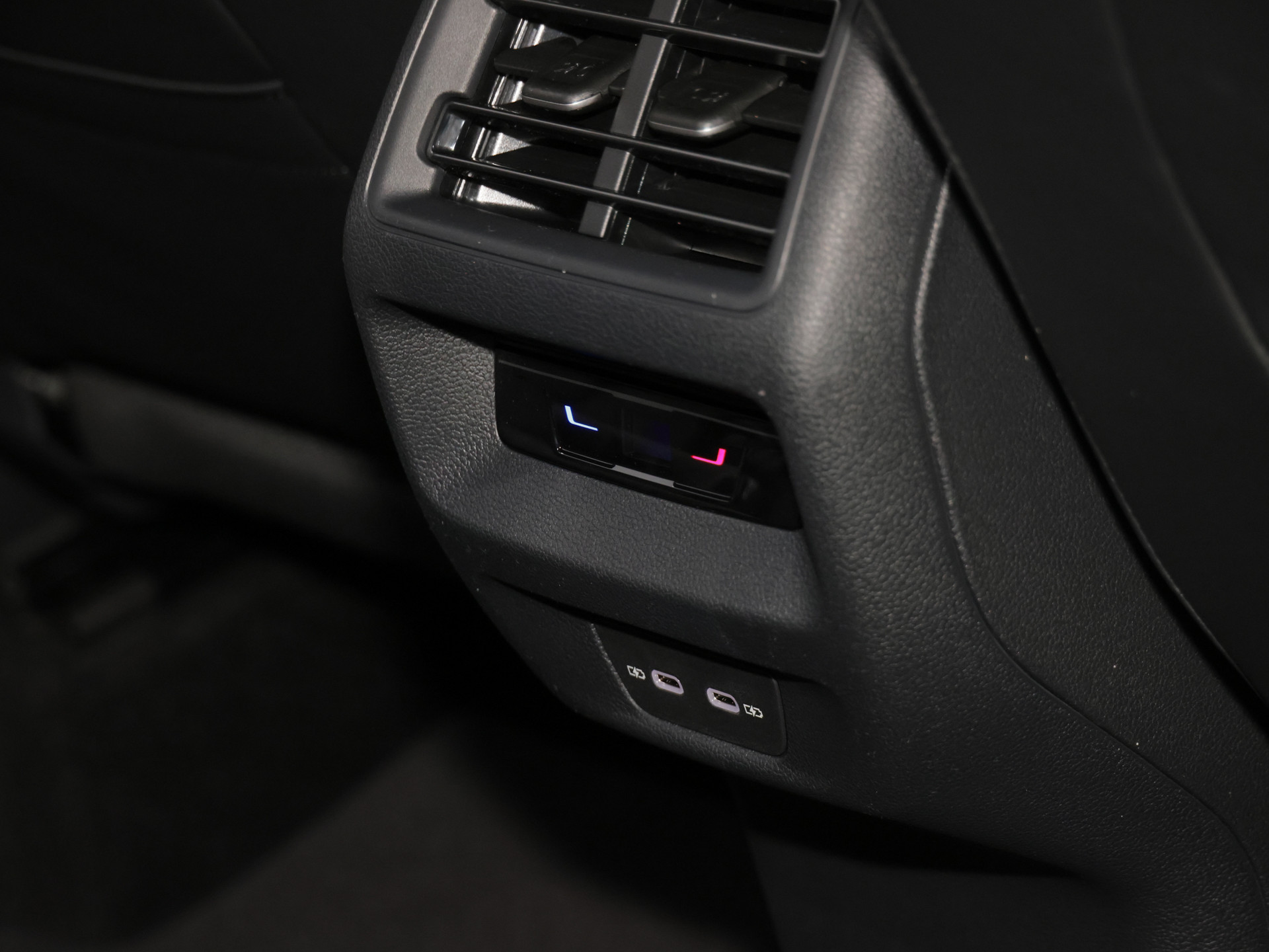 Tiguan 1.5 eHybrid Life +AHK+NAVI+4SEASON+