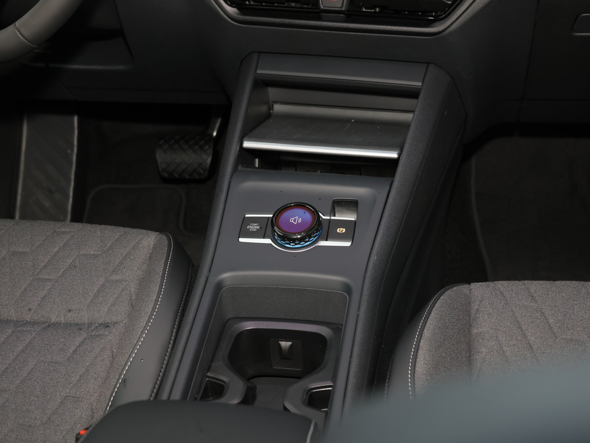 Tiguan 1.5 eHybrid Life +AHK+NAVI+4SEASON+