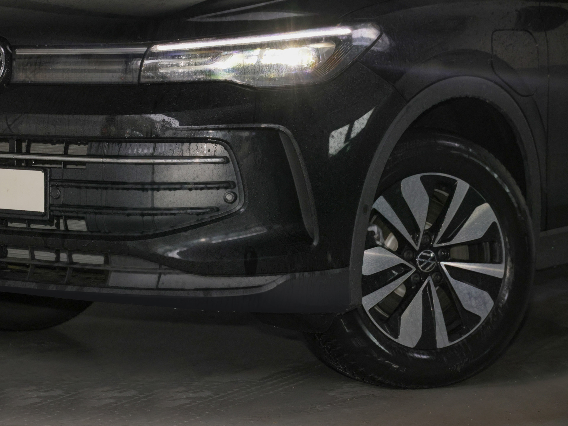 Tiguan 1.5 eHybrid Life +AHK+NAVI+4SEASON+